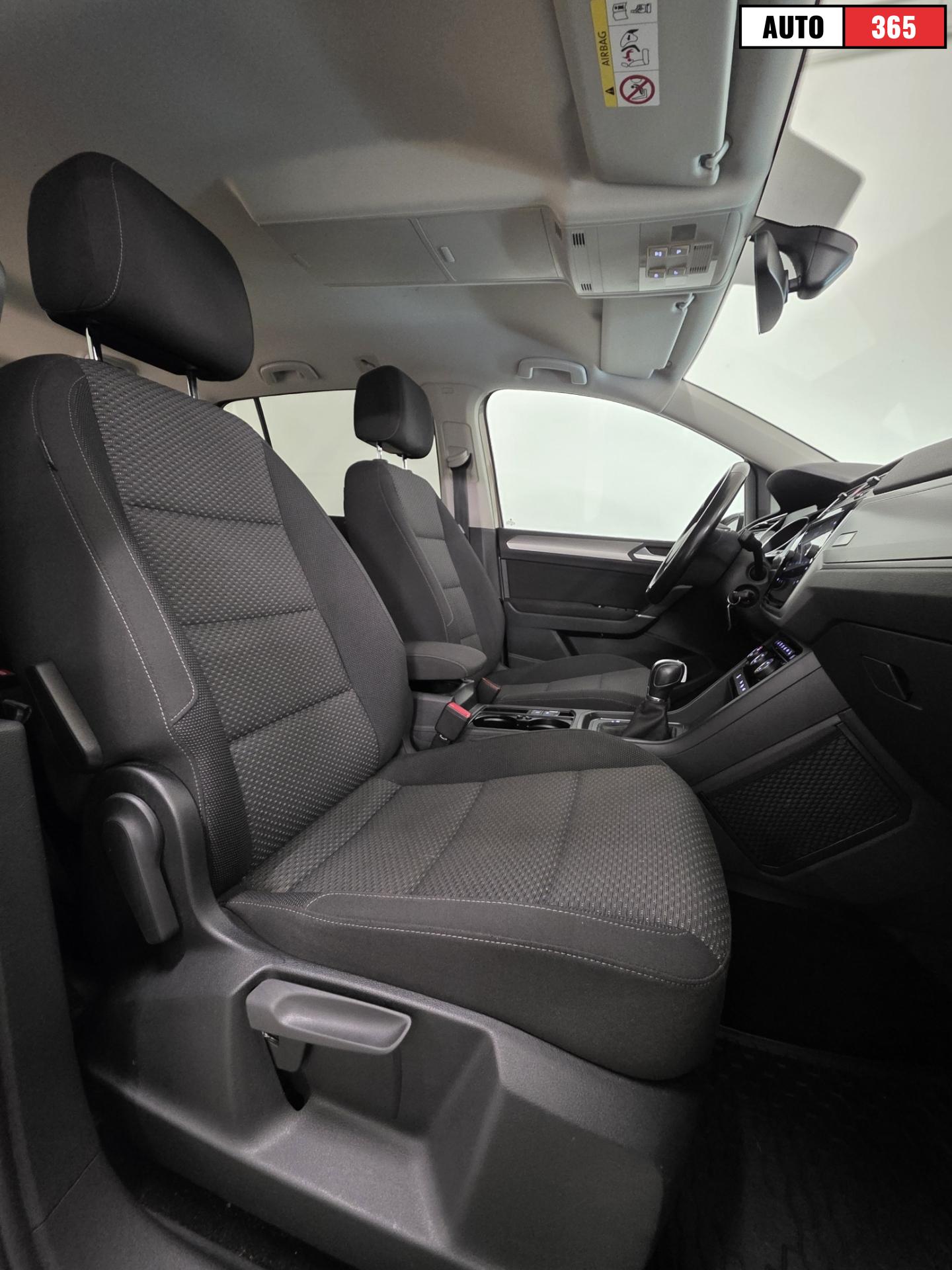 Volkswagen Touran - Image 7