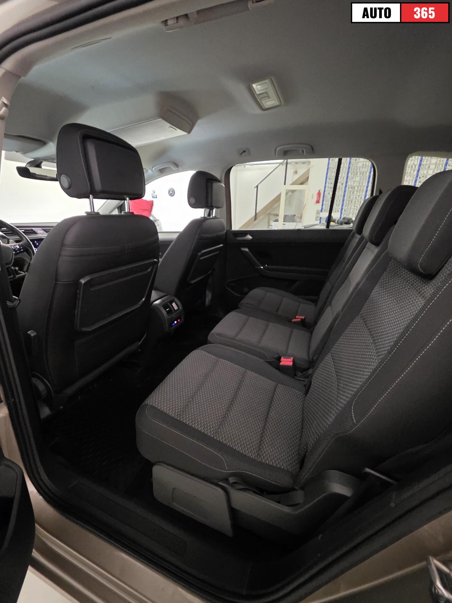 Volkswagen Touran - Image 9