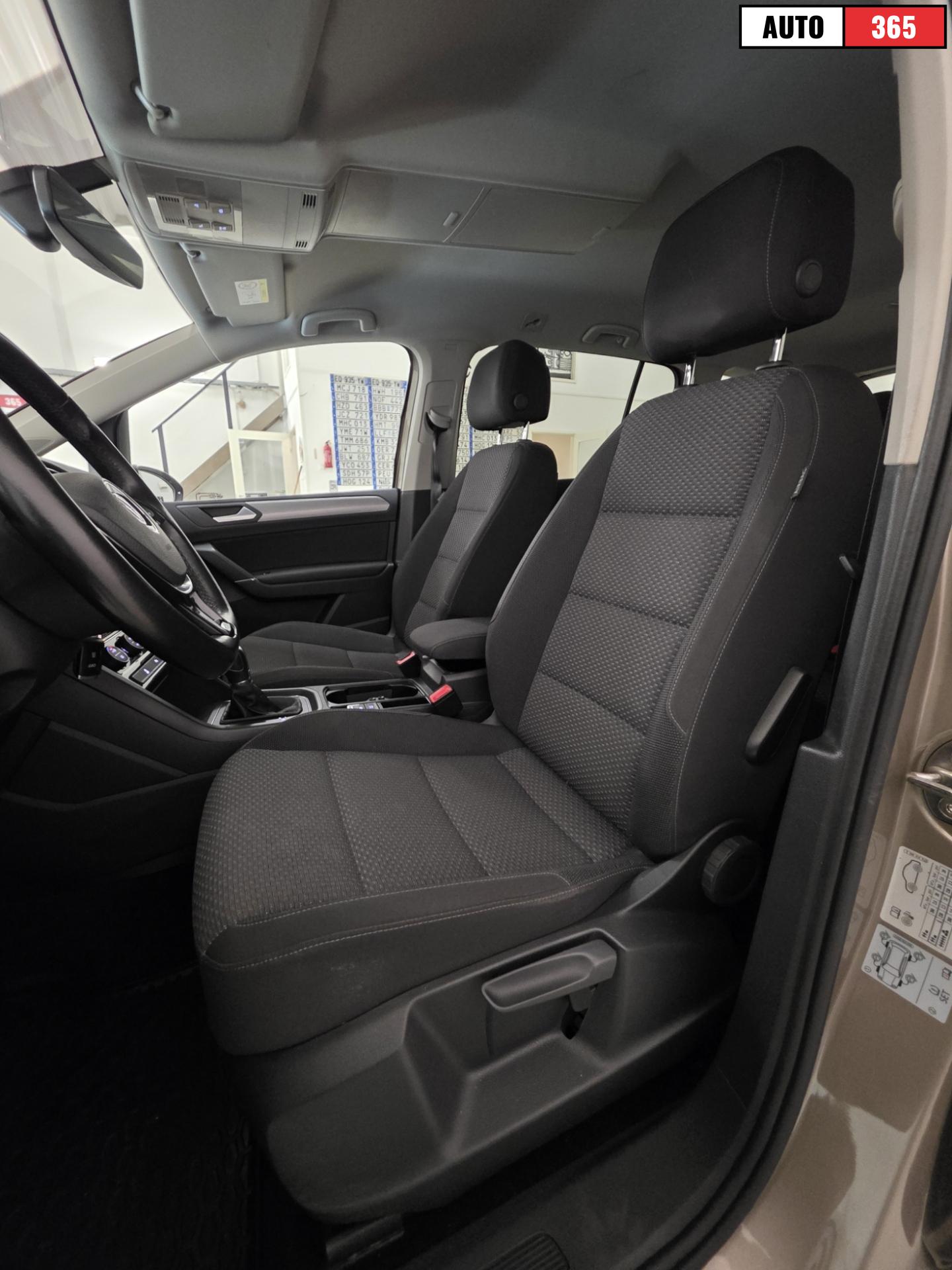 Volkswagen Touran - Image 5