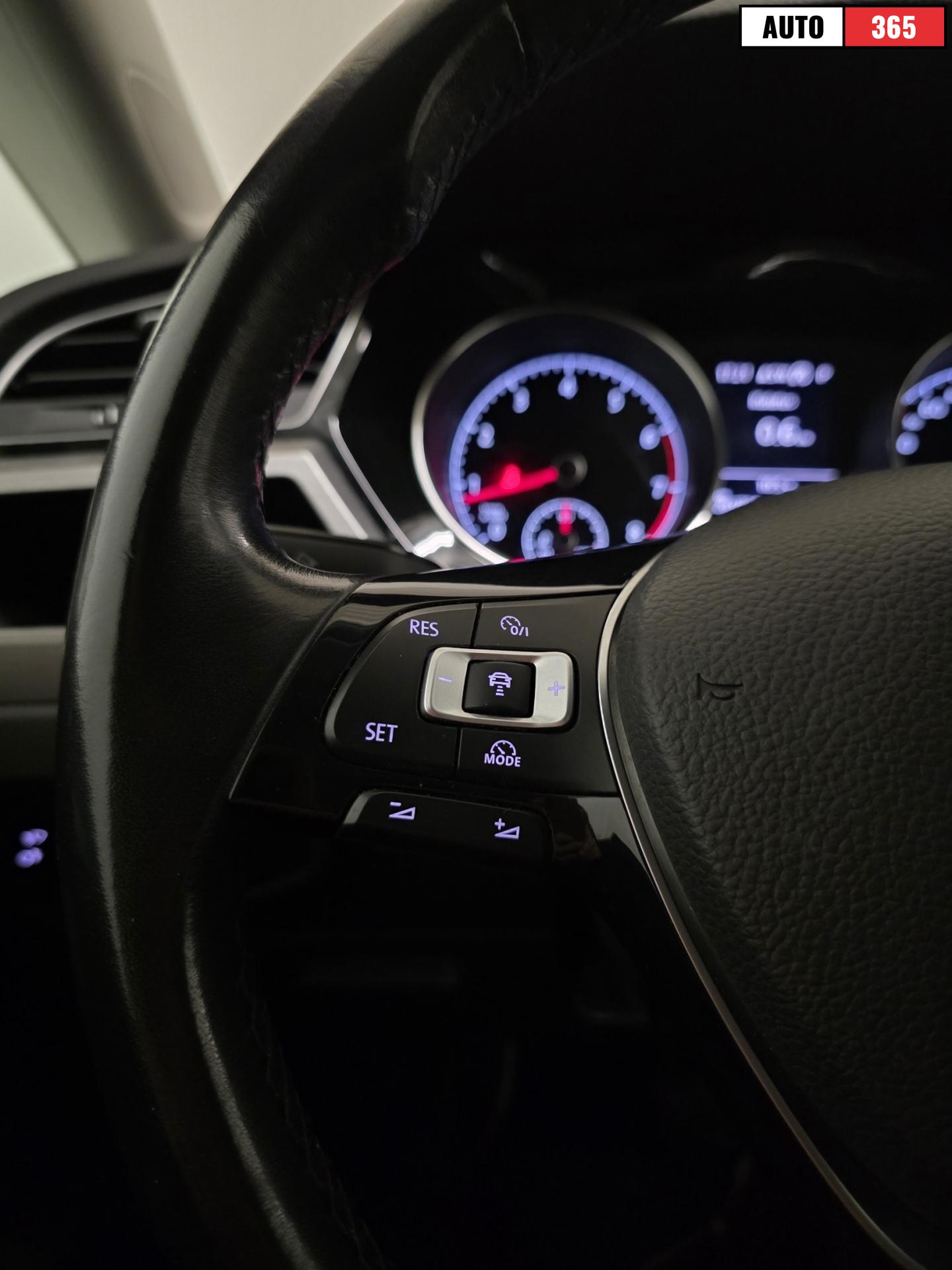 Volkswagen Touran - Image 15