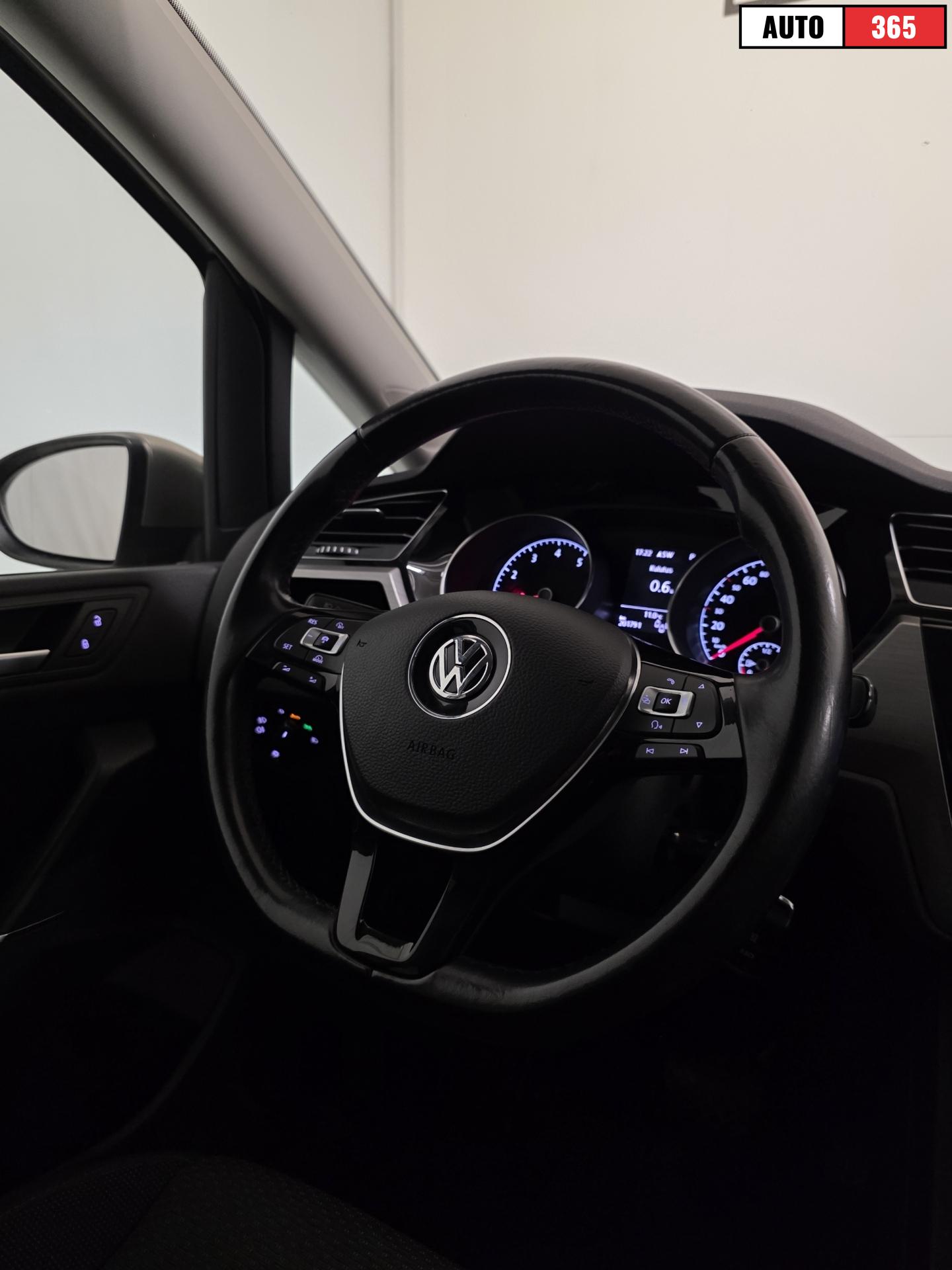 Volkswagen Touran - Image 13