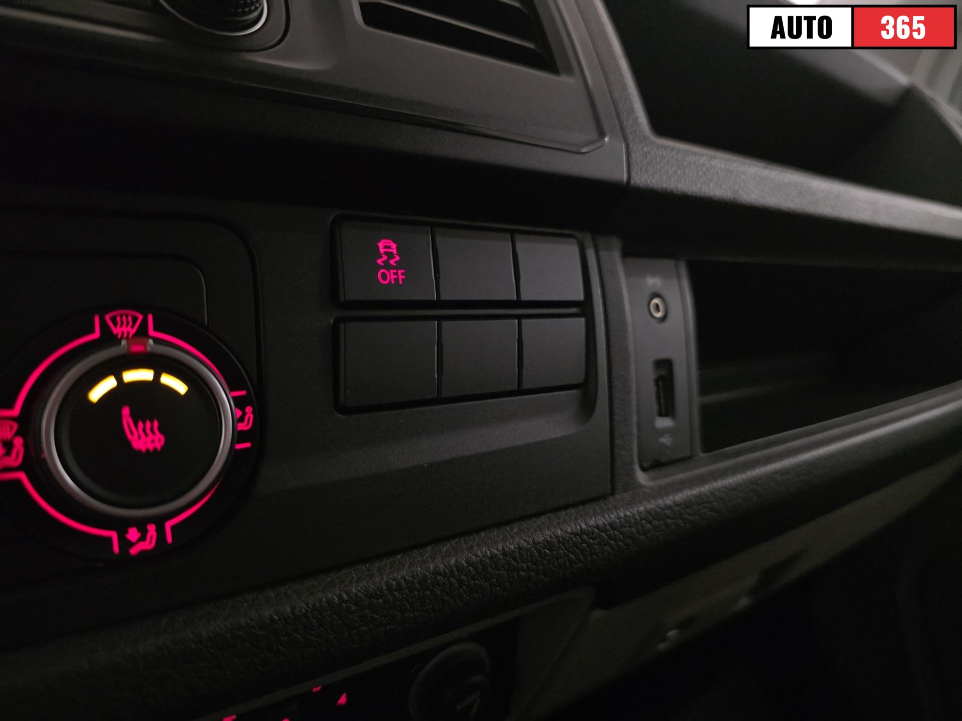 Volkswagen Transporter - Image 15