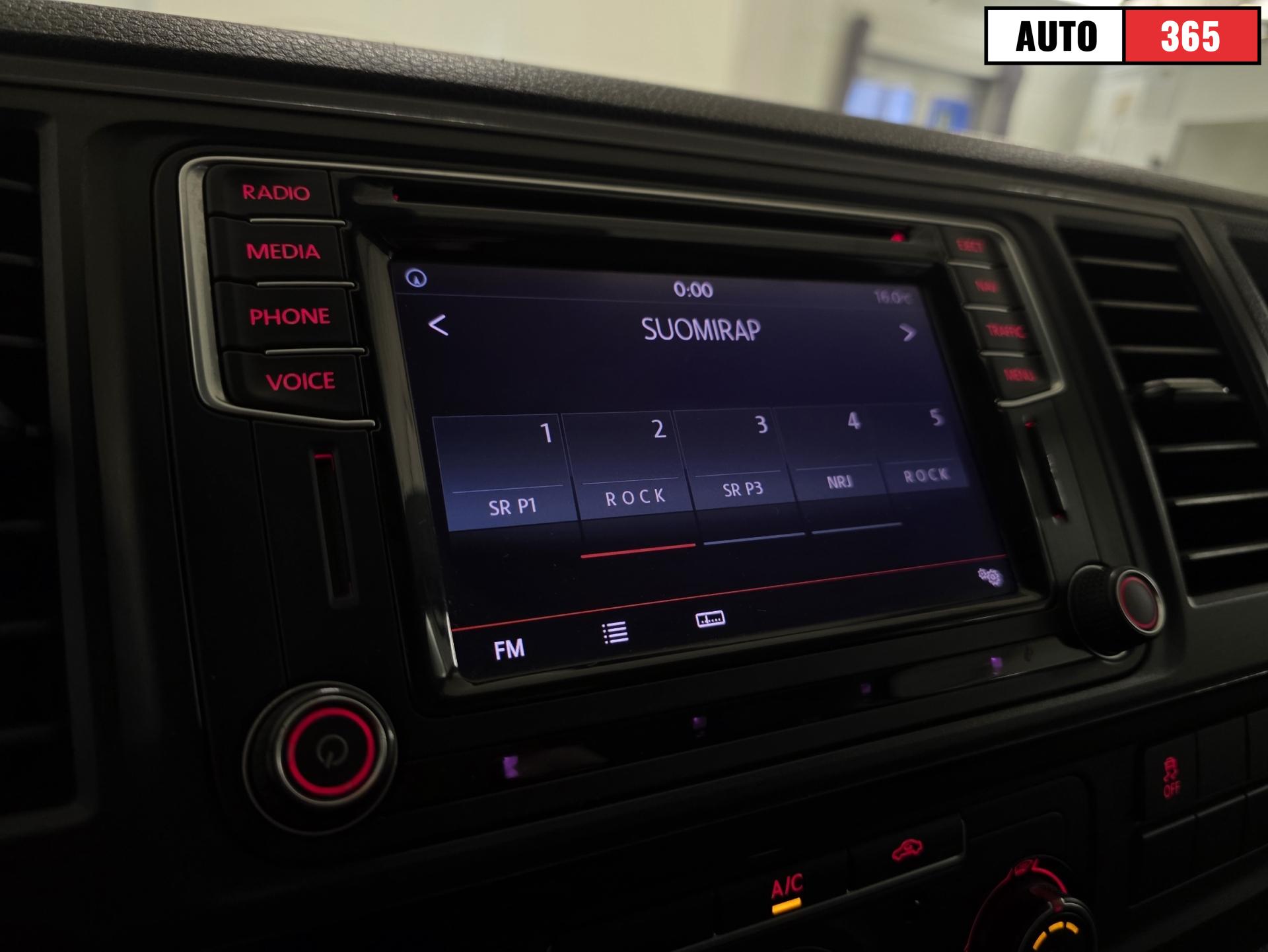 Volkswagen Transporter - Image 17