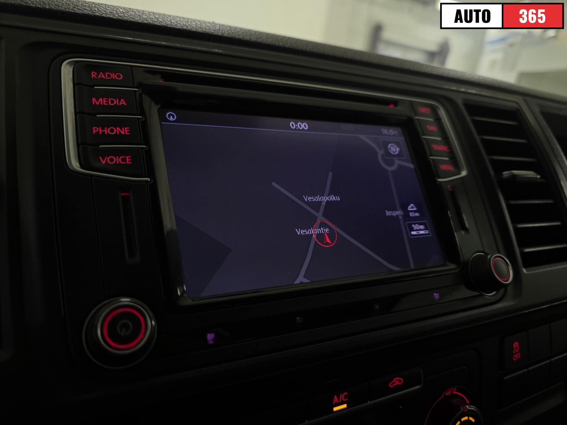 Volkswagen Transporter - Image 18