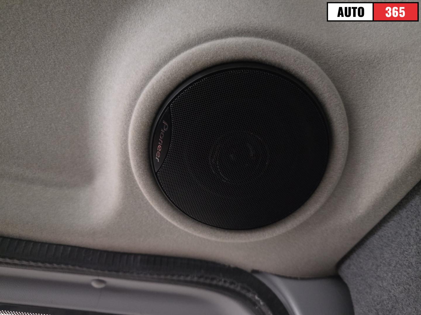 Volkswagen Transporter - Image 23