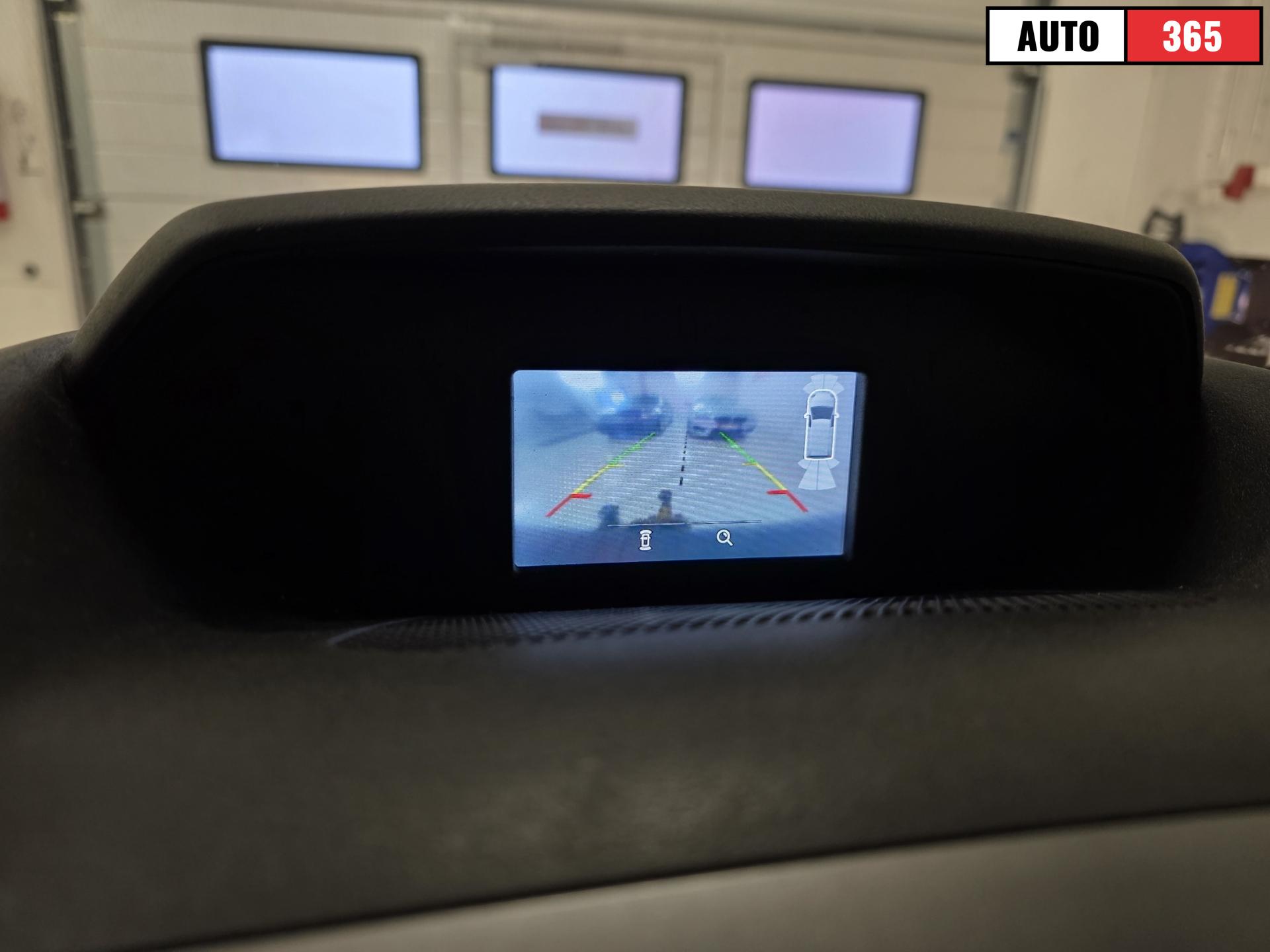 Ford Transit - Image 13