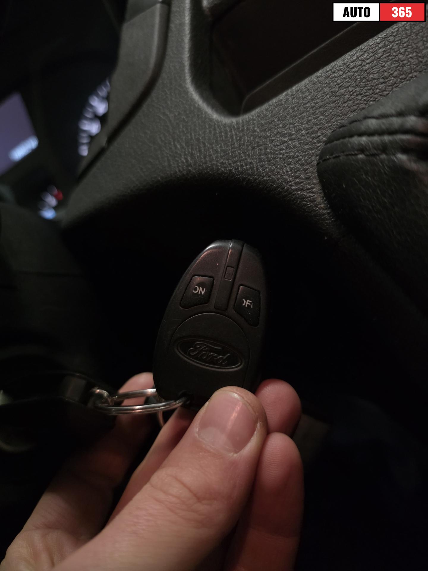 Ford Transit - Image 18