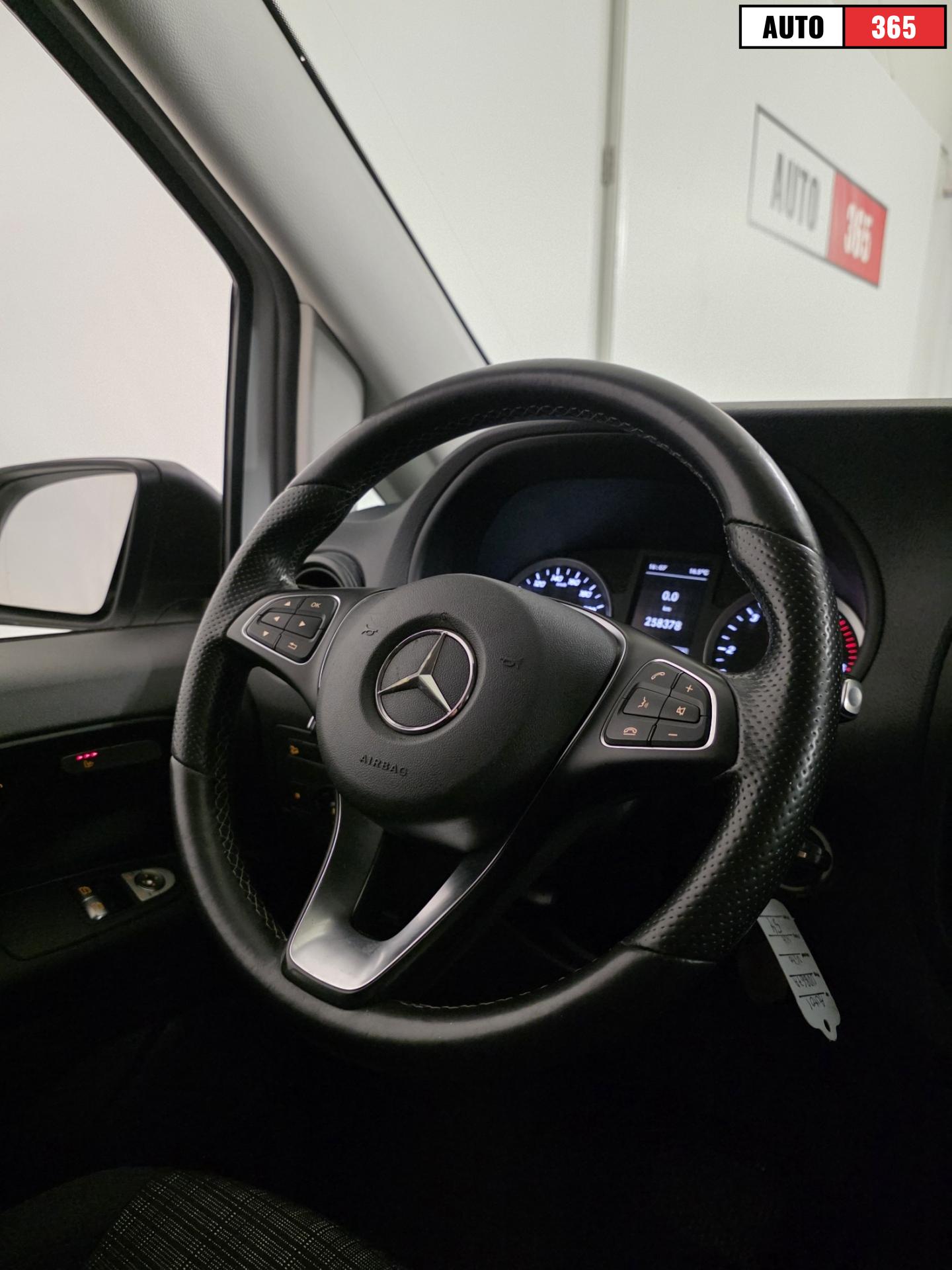 Mercedes-Benz Vito - Image 9