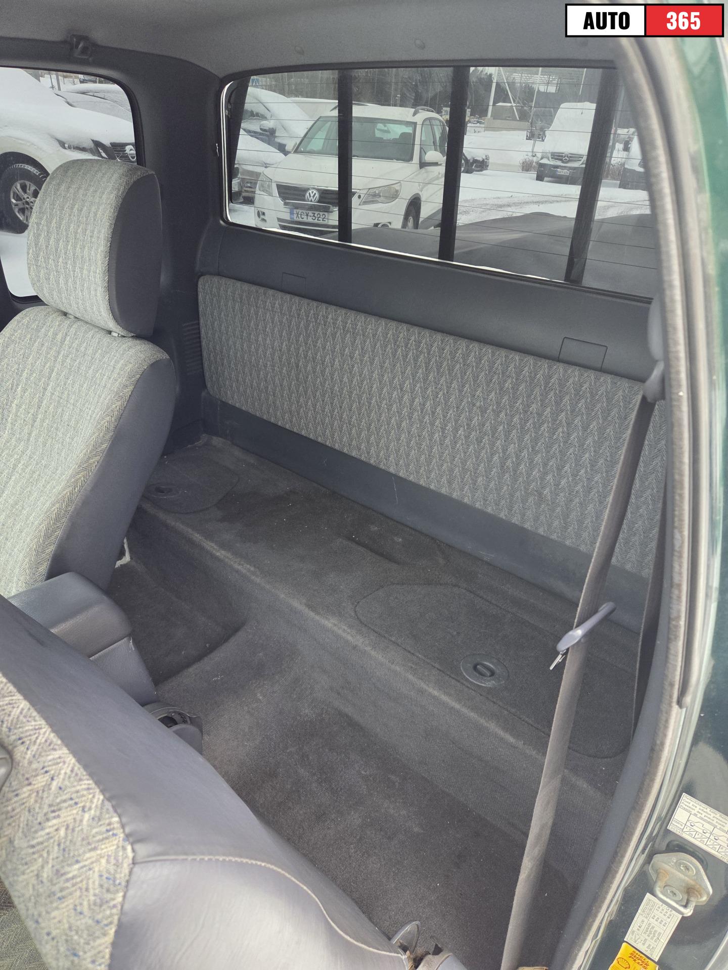 Toyota Hilux - Image 10