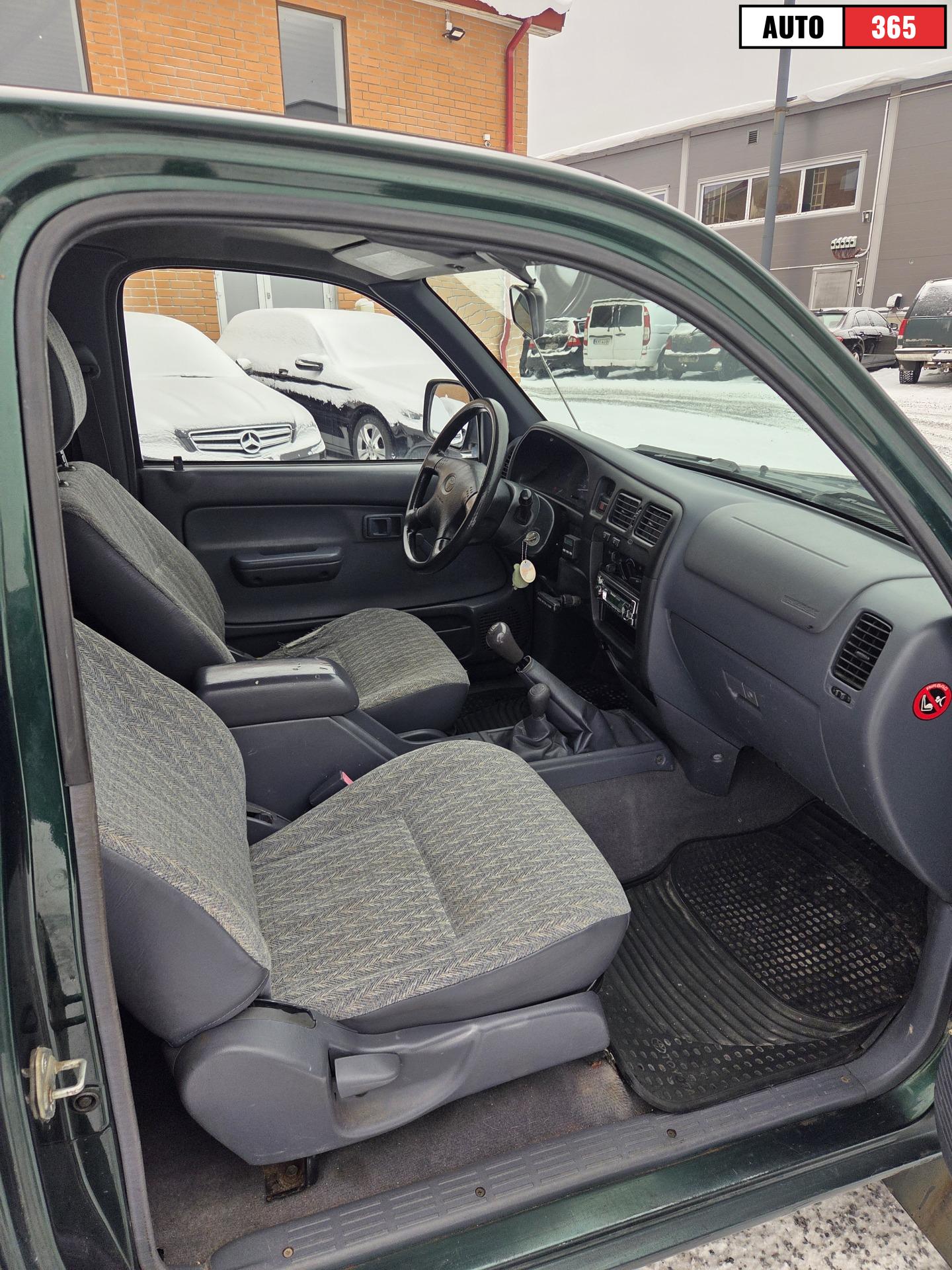 Toyota Hilux - Image 7