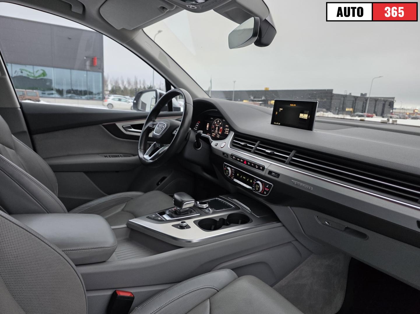 Audi SQ7 - Image 15
