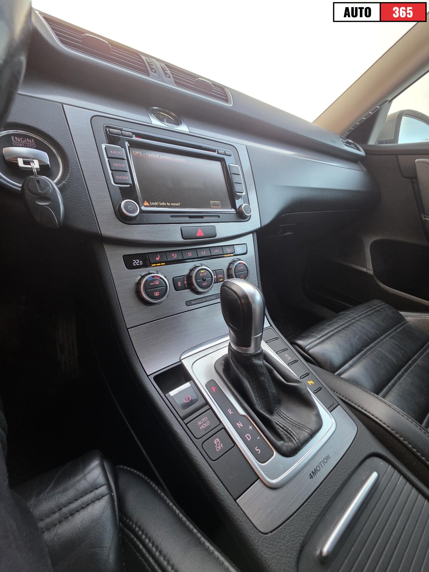 Volkswagen Passat - Image 17