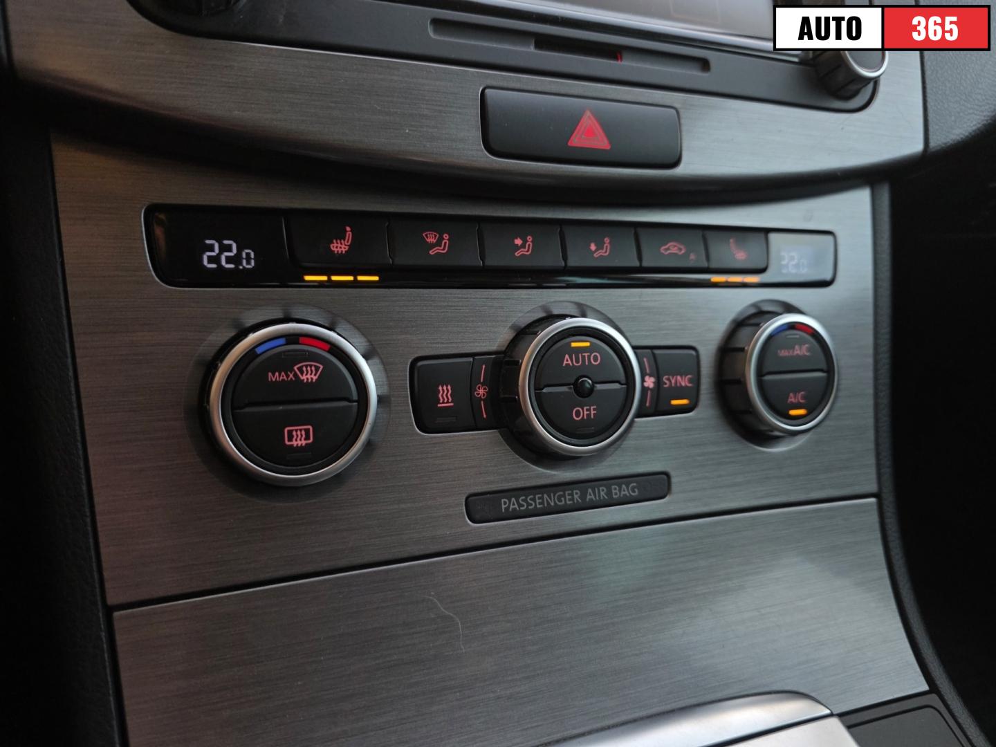 Volkswagen Passat - Image 19