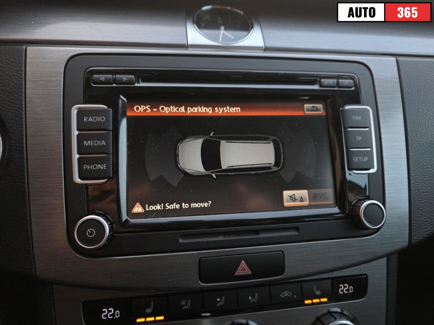 Volkswagen Passat - Image 14