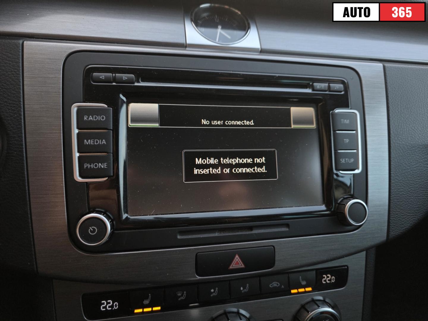 Volkswagen Passat - Image 15