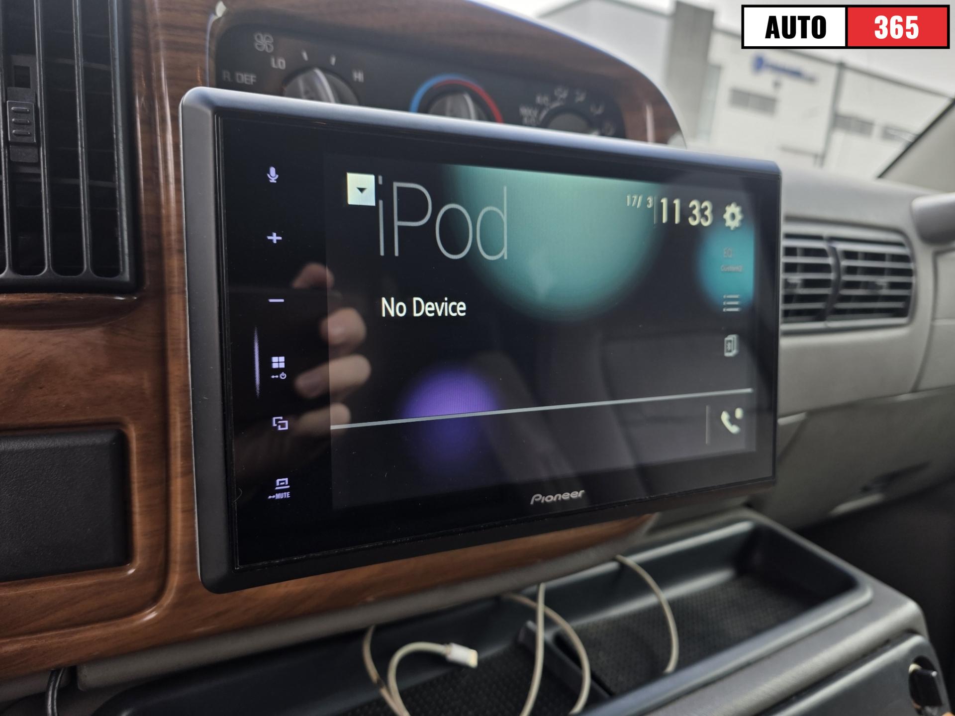 Chevrolet Chevy Van - Image 13