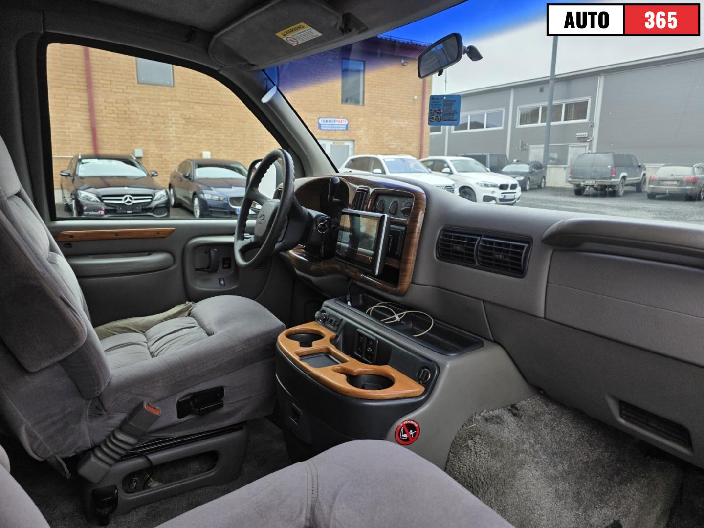 Chevrolet Chevy Van - Image 8