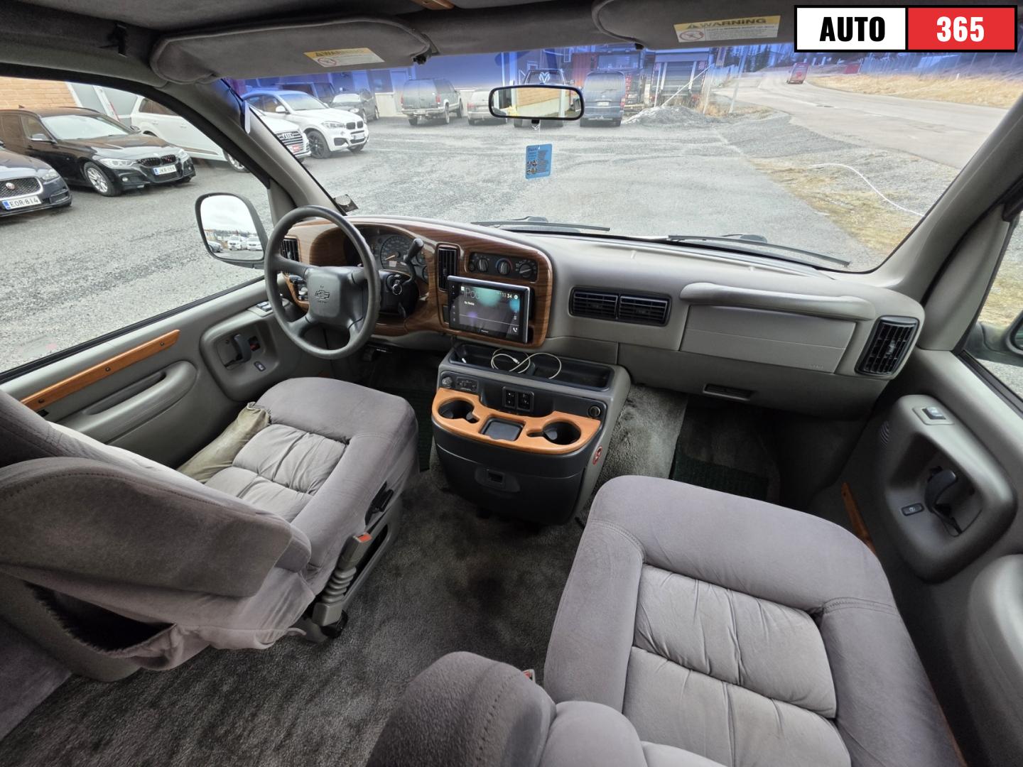 Chevrolet Chevy Van - Image 7