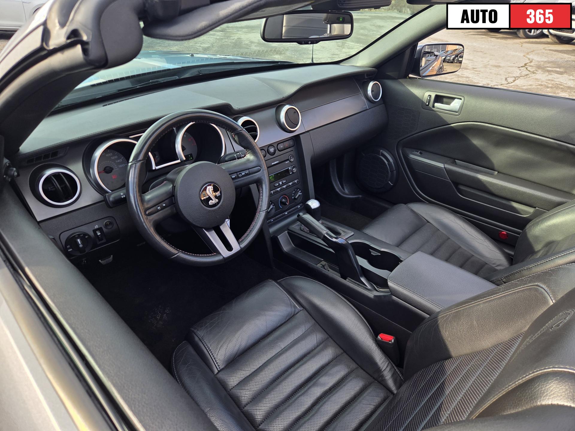 Ford Mustang - Image 8