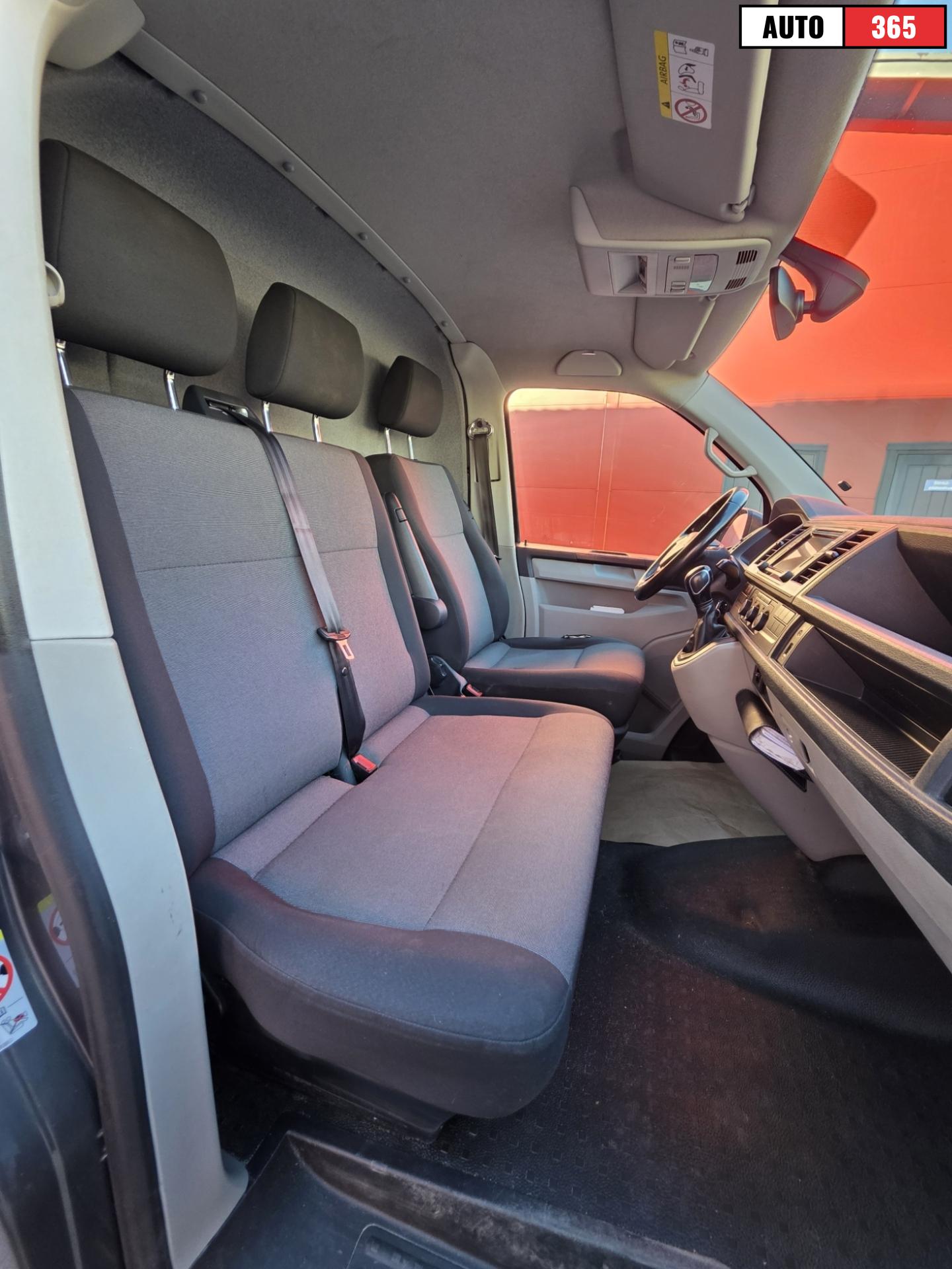 Volkswagen Transporter - Image 7