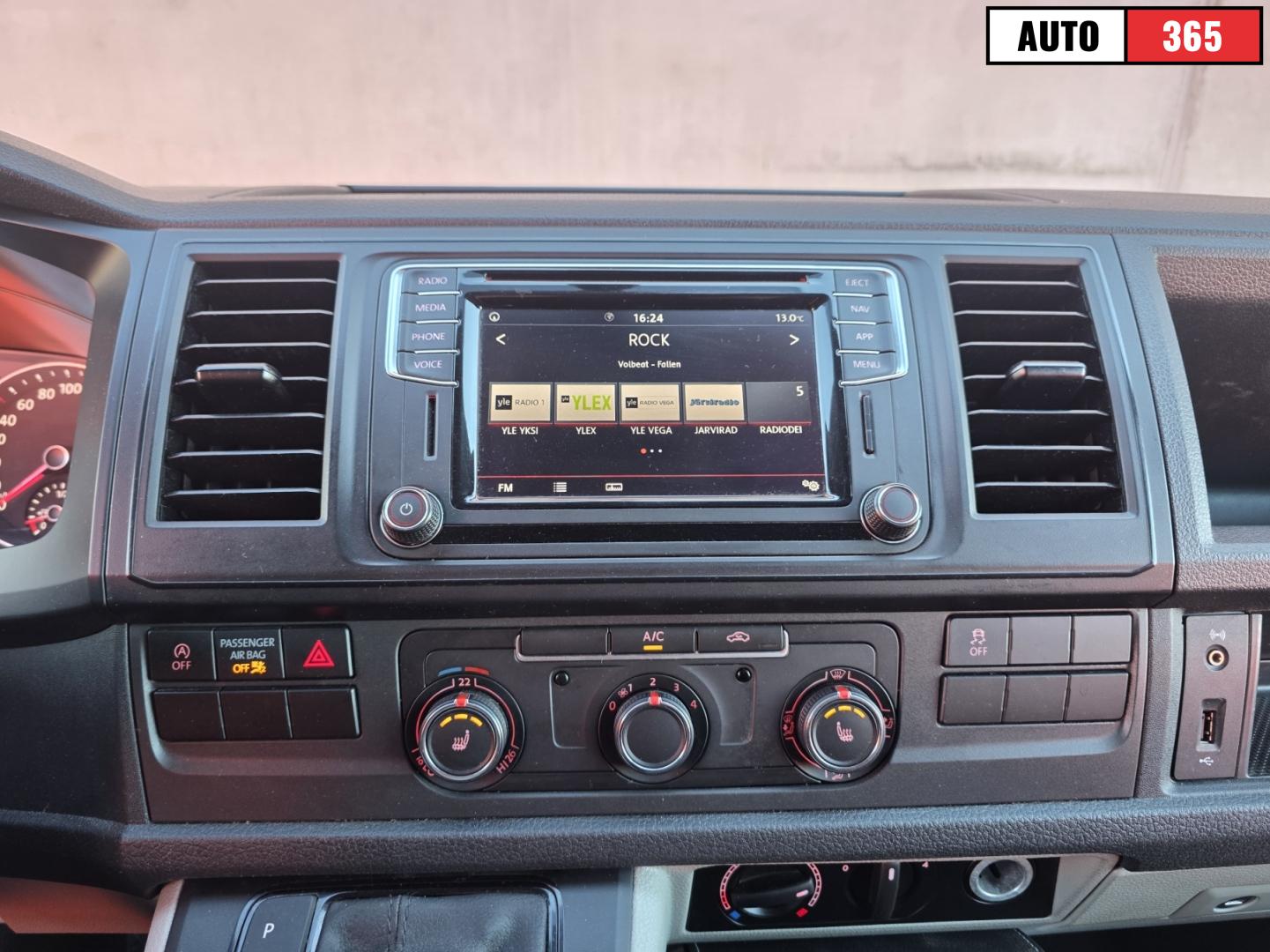 Volkswagen Transporter - Image 10