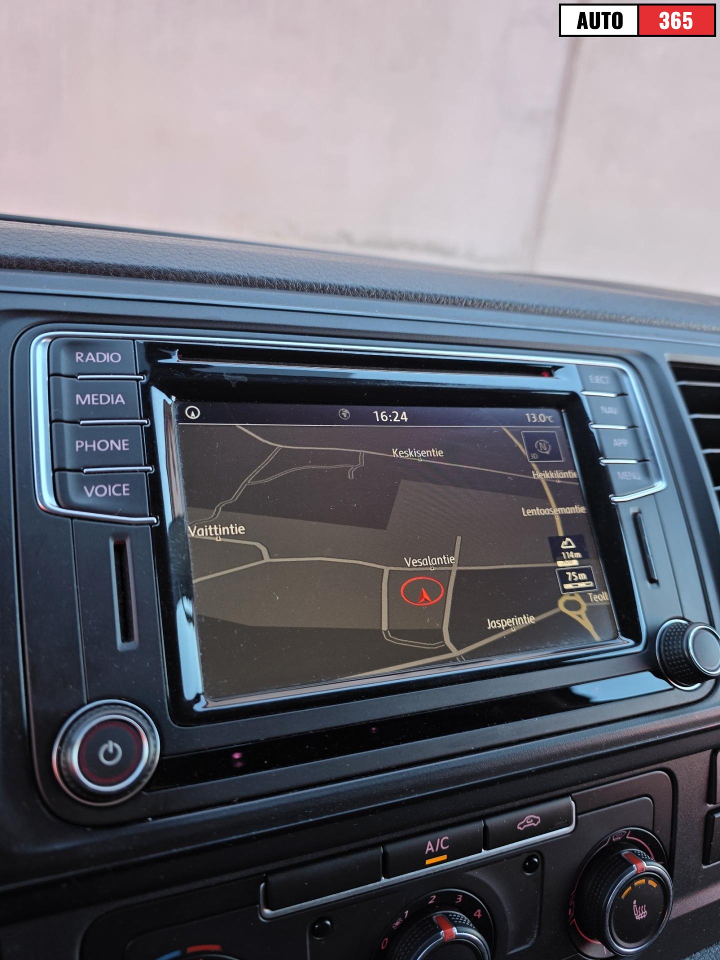 Volkswagen Transporter - Image 11