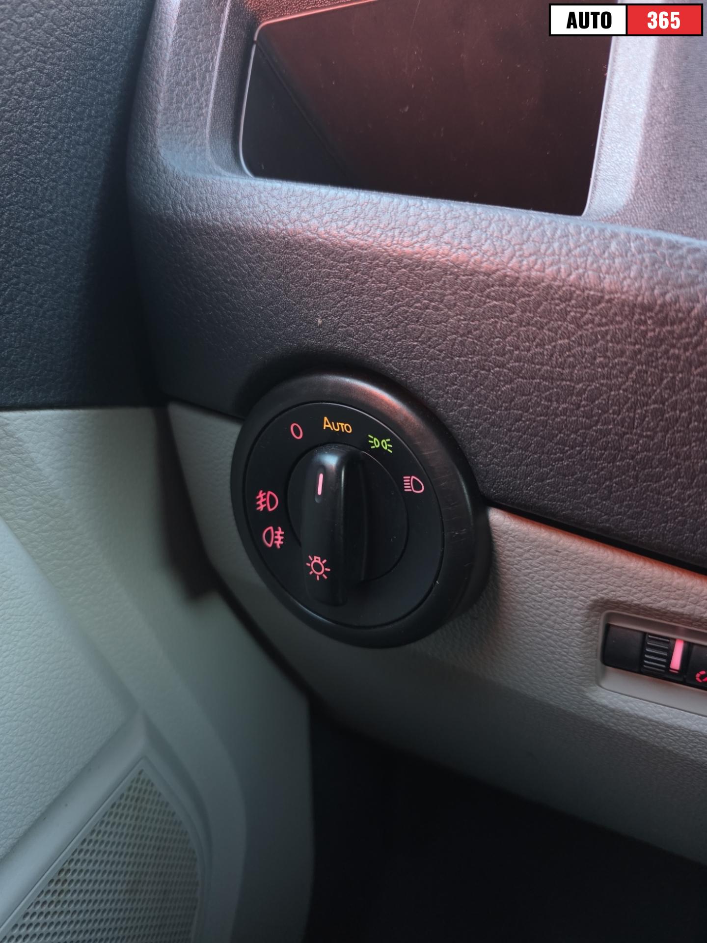 Volkswagen Transporter - Image 15