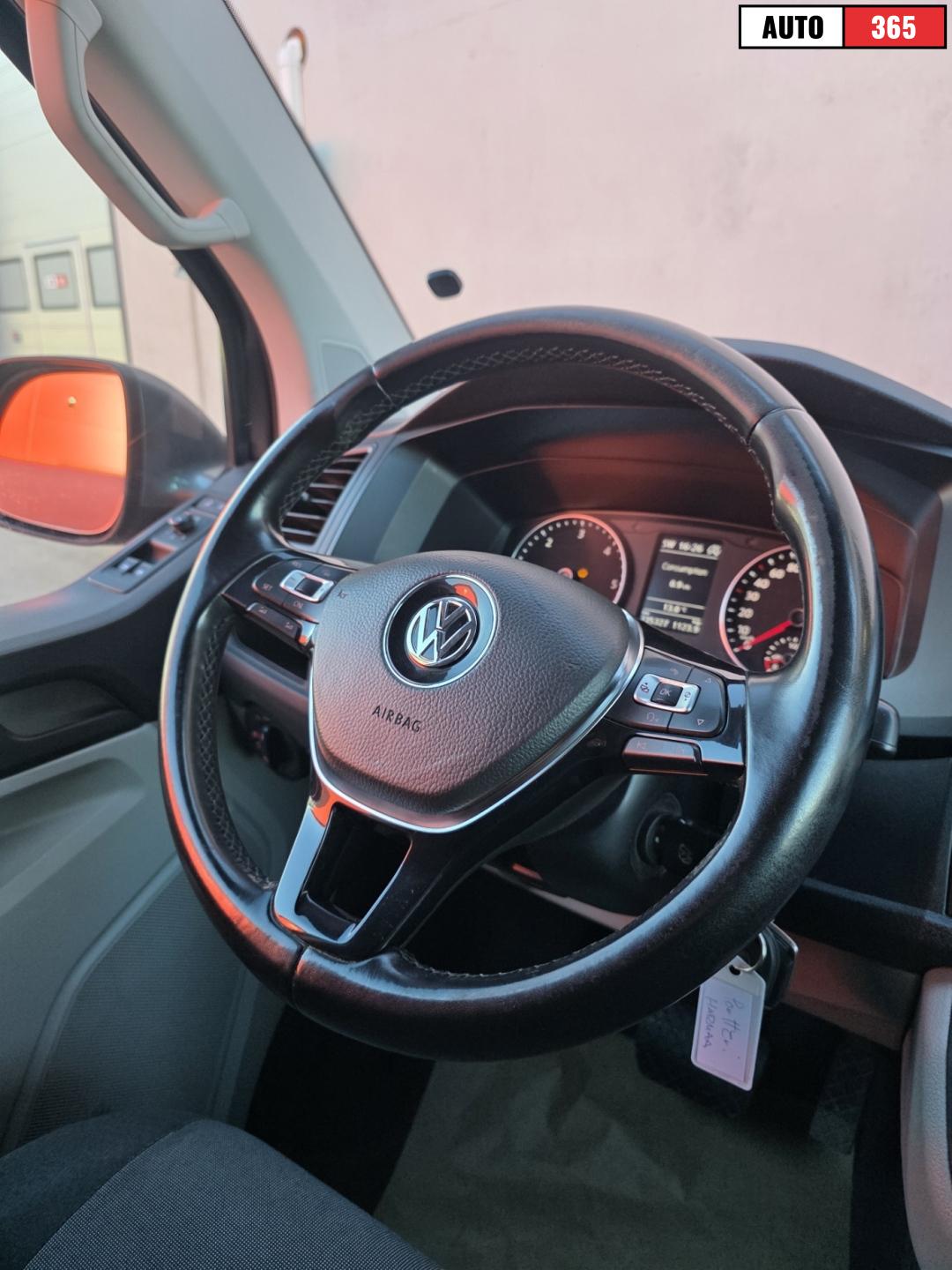 Volkswagen Transporter - Image 8