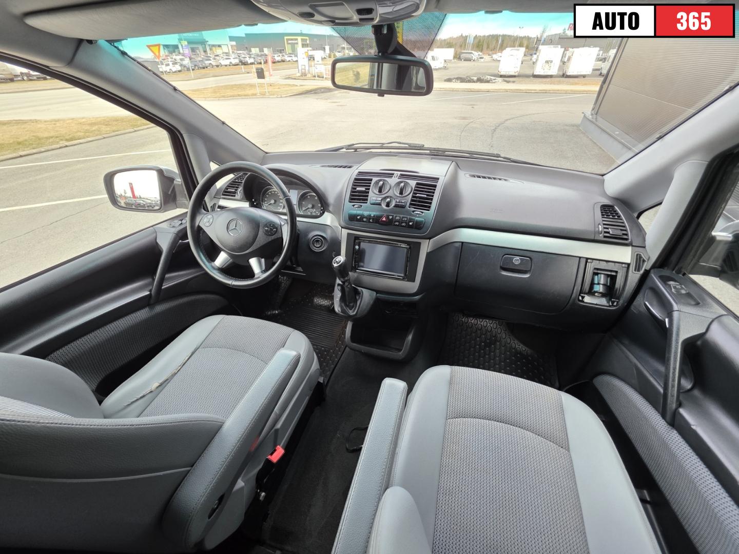Mercedes-Benz Viano - Image 5