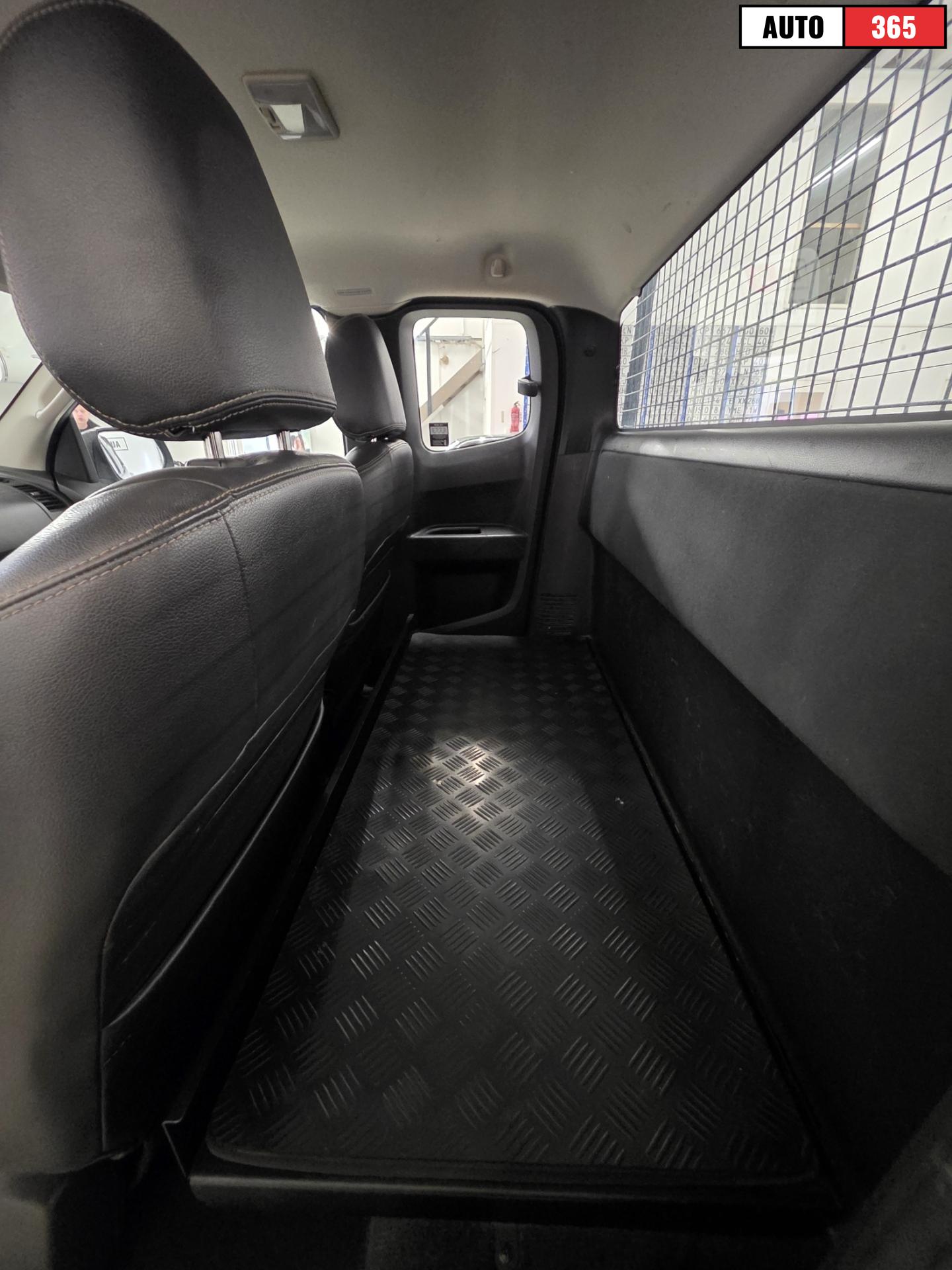 Isuzu D-Max - Image 12