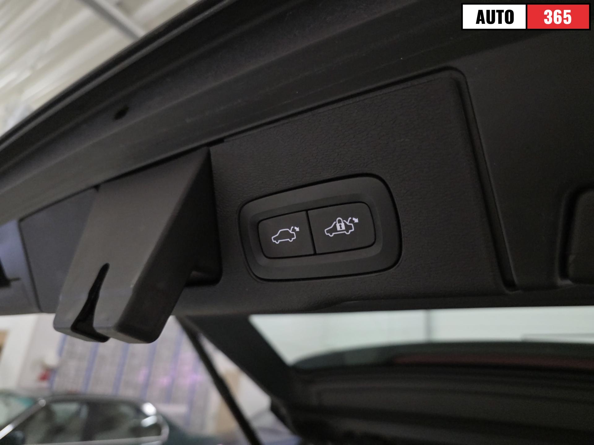 Volvo XC60 - Image 11