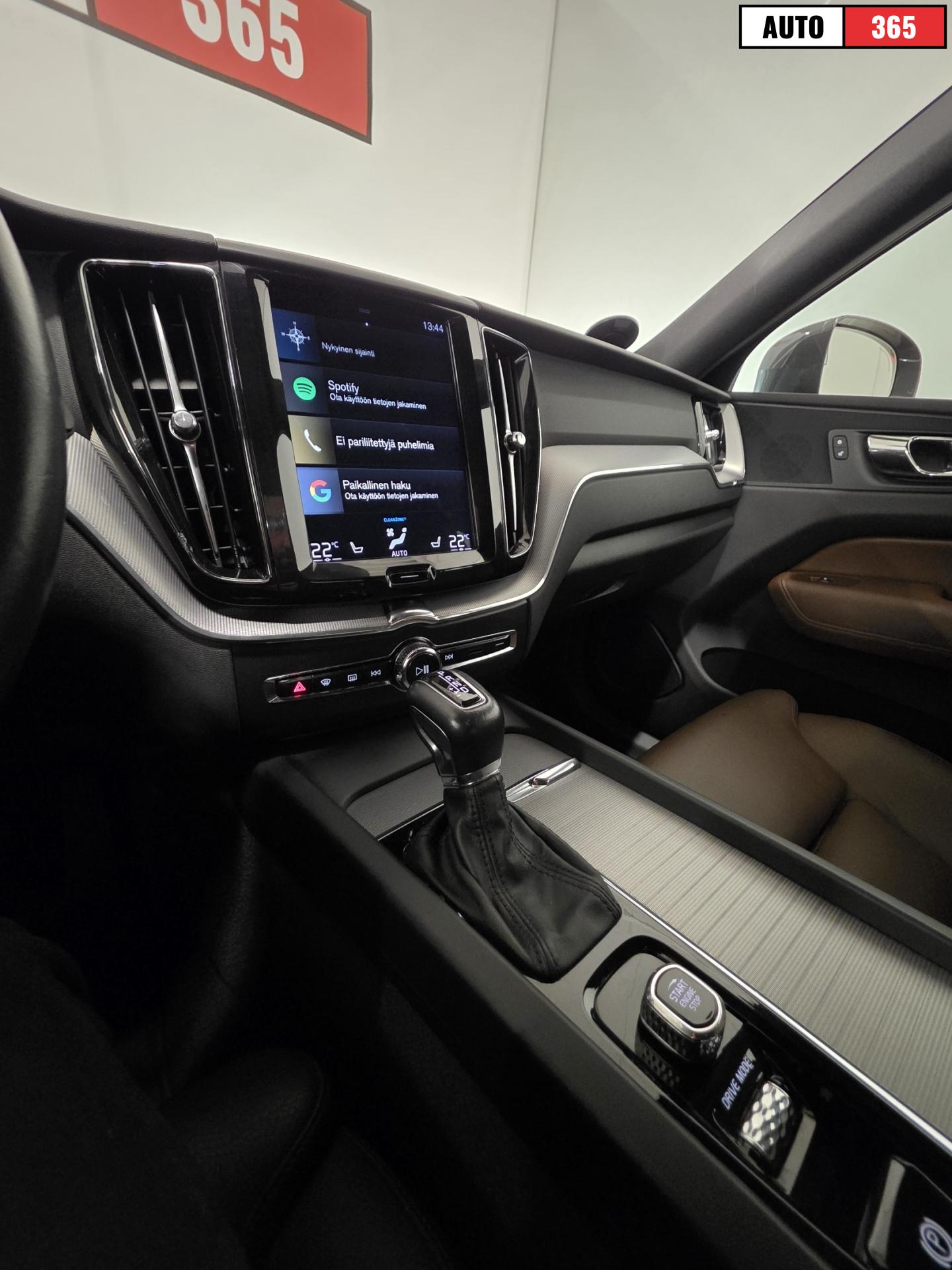 Volvo XC60 - Image 14