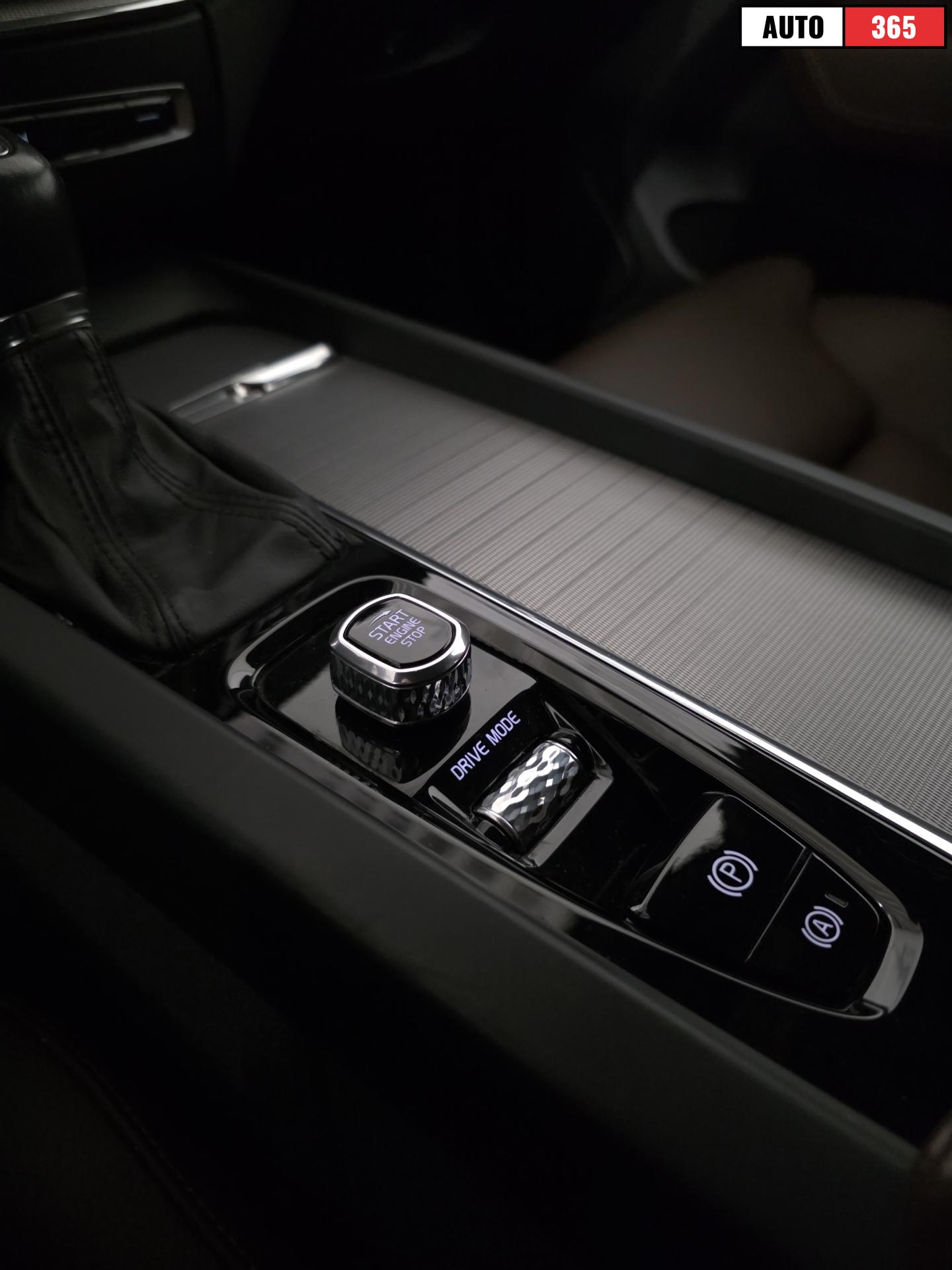 Volvo XC60 - Image 15