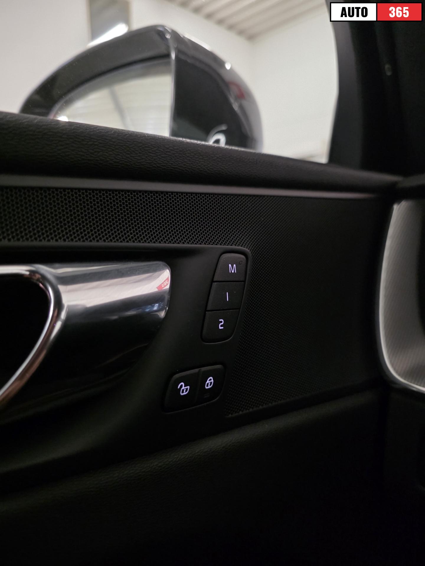 Volvo XC60 - Image 20