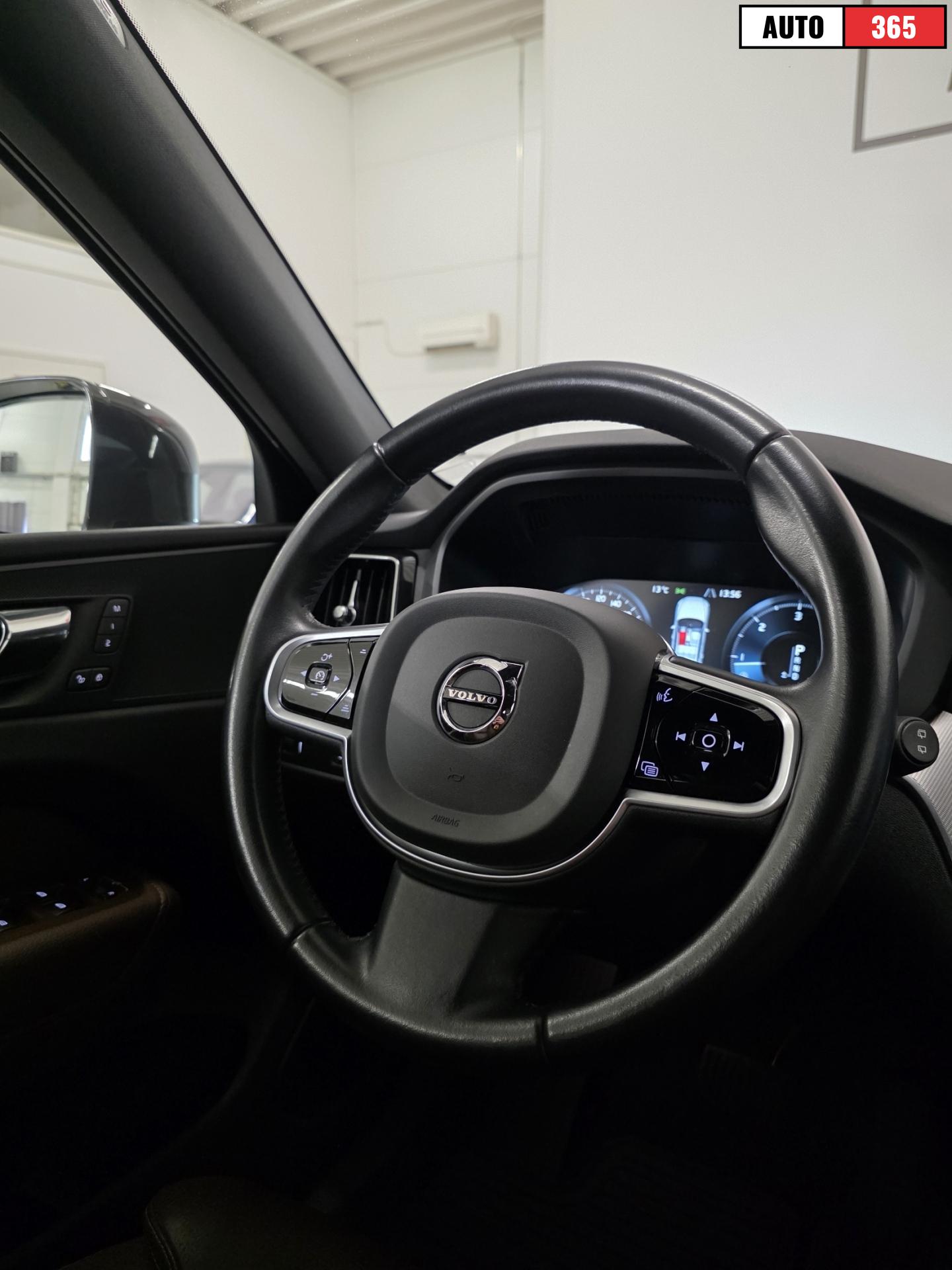 Volvo XC60 - Image 12