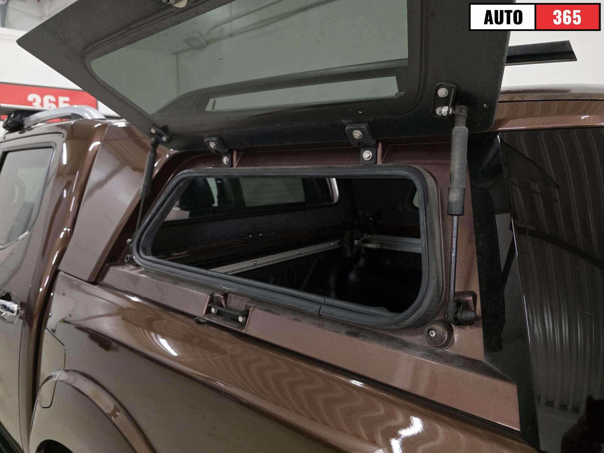 Nissan Navara - Image 12