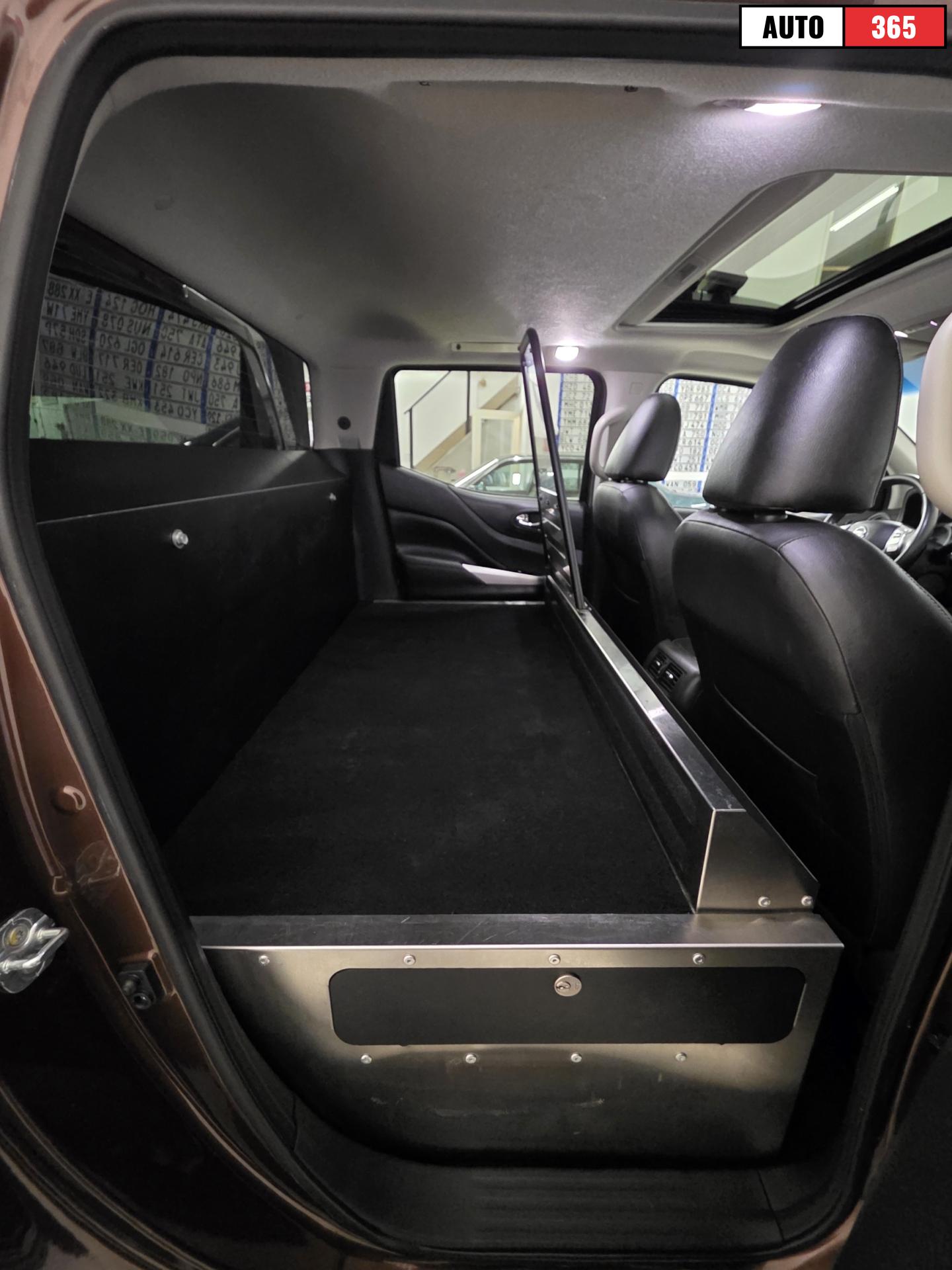 Nissan Navara - Image 11