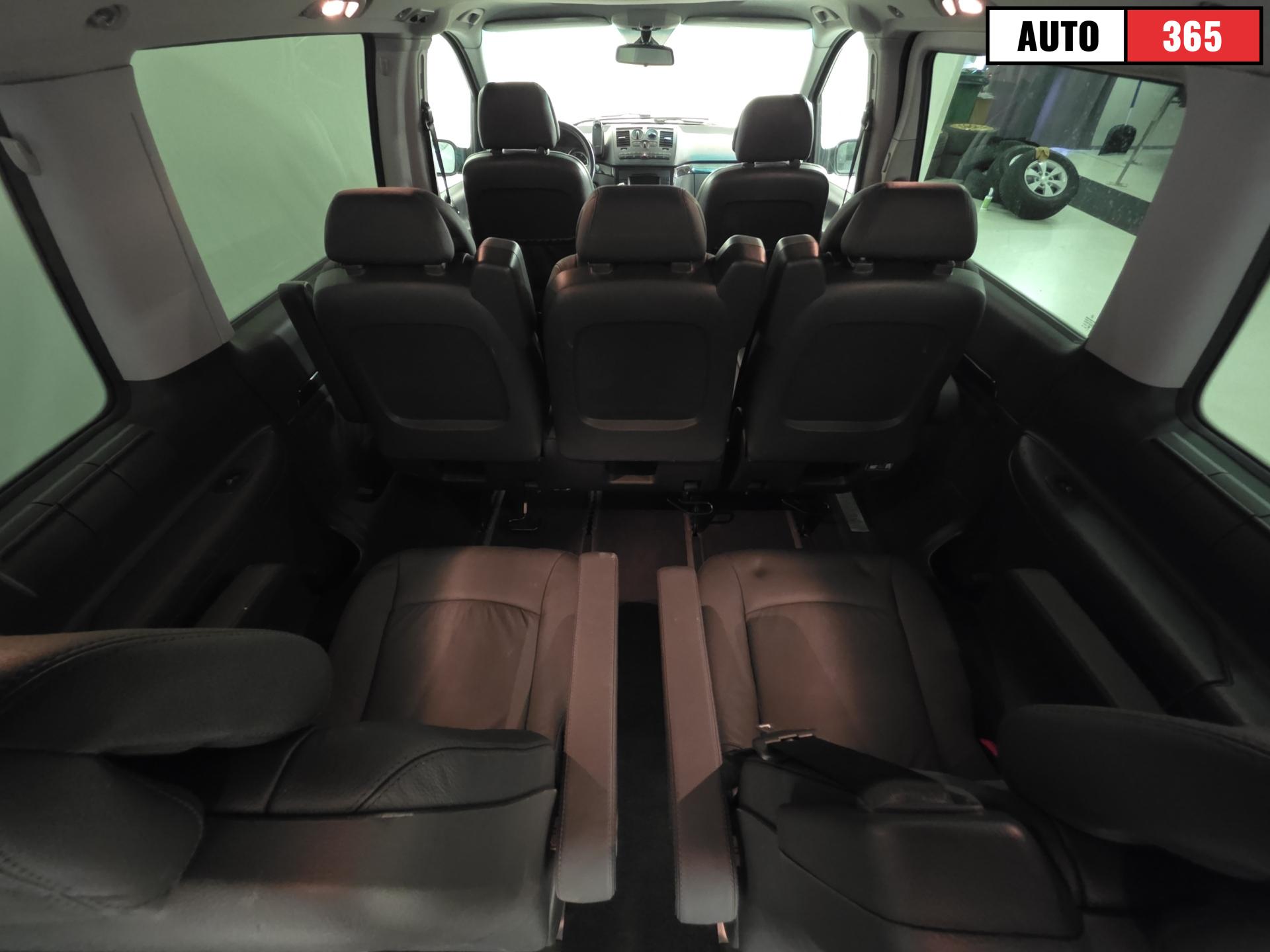 Mercedes-Benz Viano - Image 10