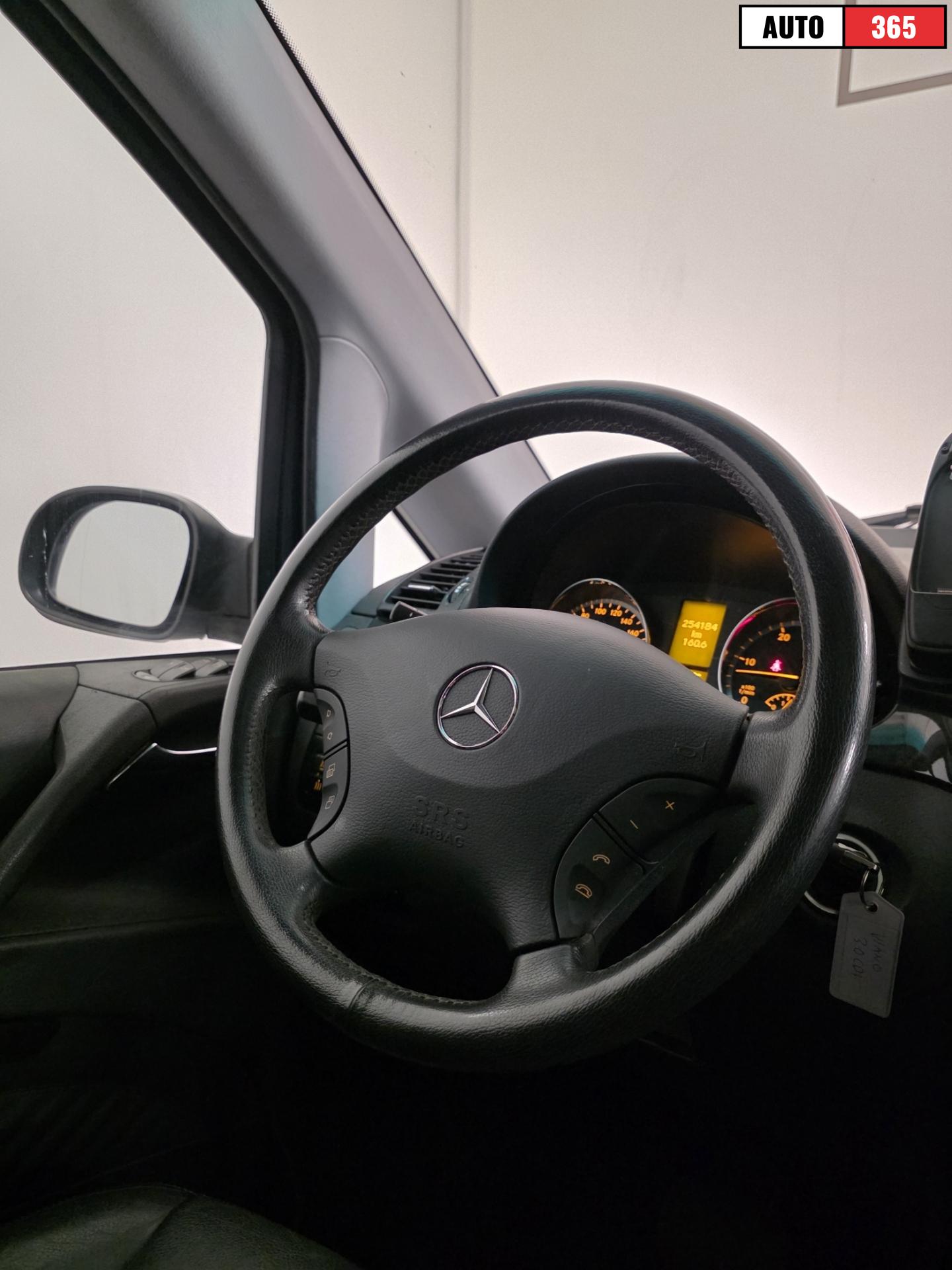 Mercedes-Benz Viano - Image 12