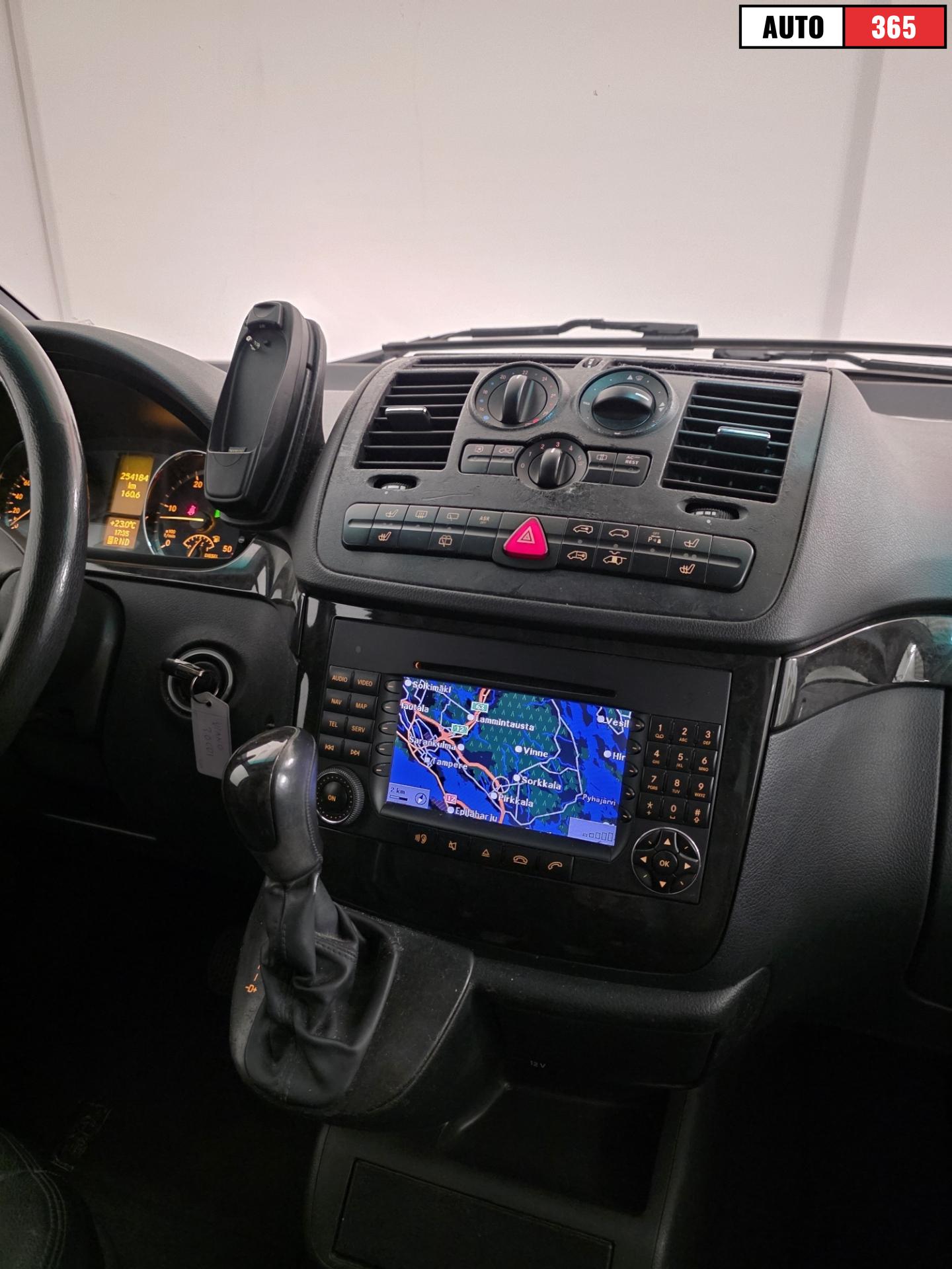 Mercedes-Benz Viano - Image 14