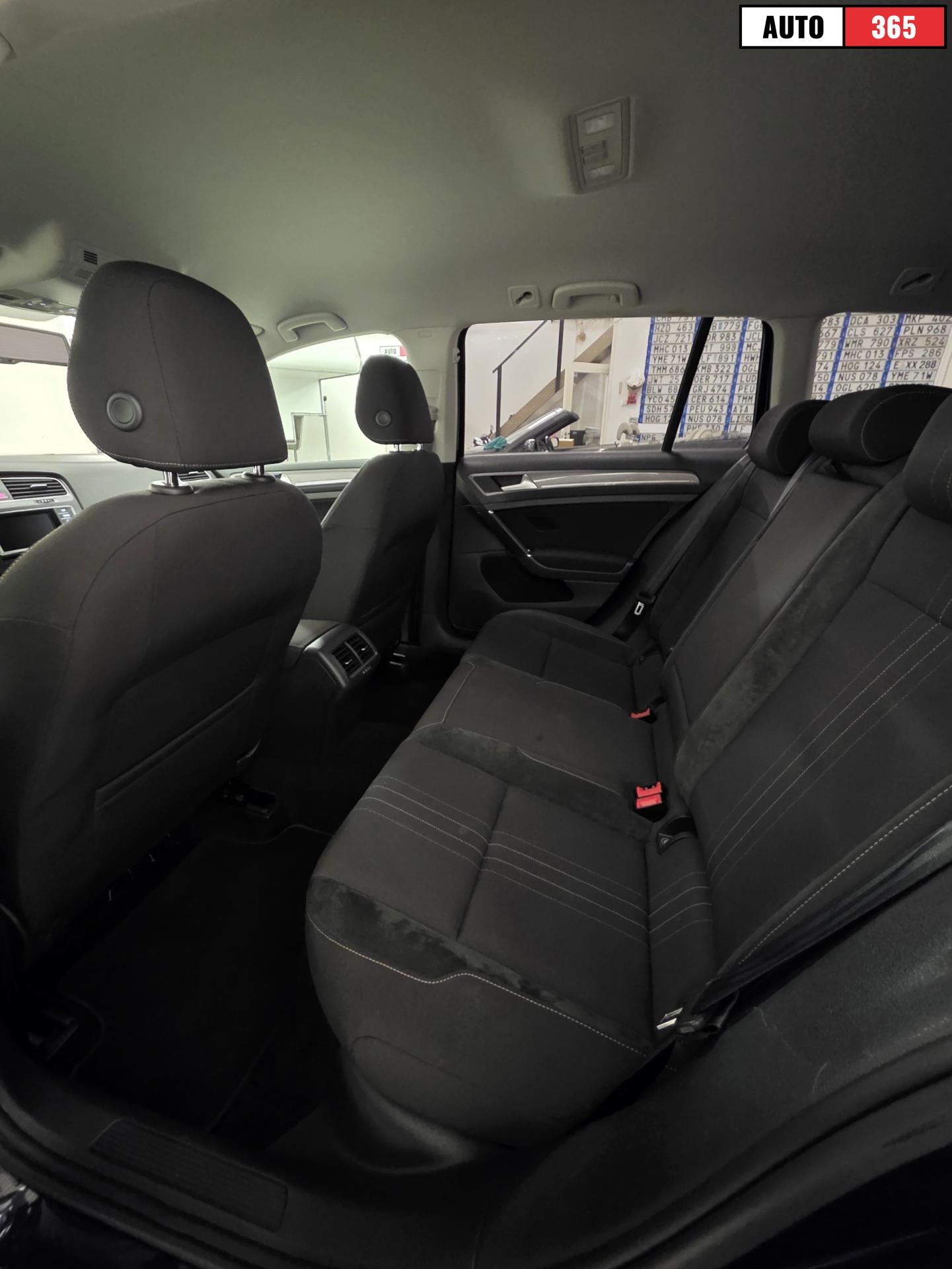 Volkswagen Golf - Image 8