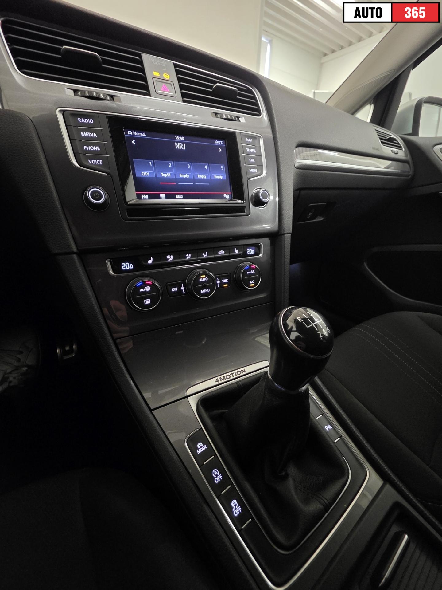 Volkswagen Golf - Image 12
