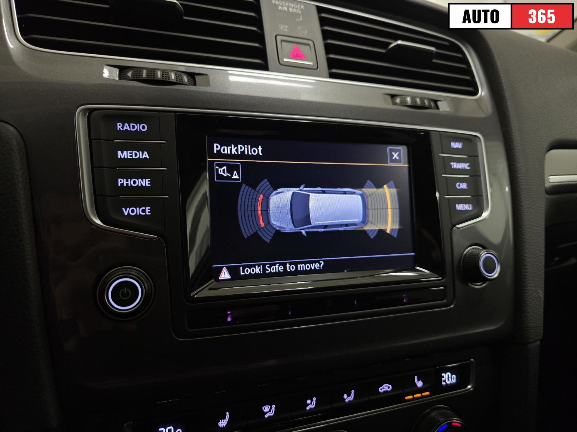 Volkswagen Golf - Image 17
