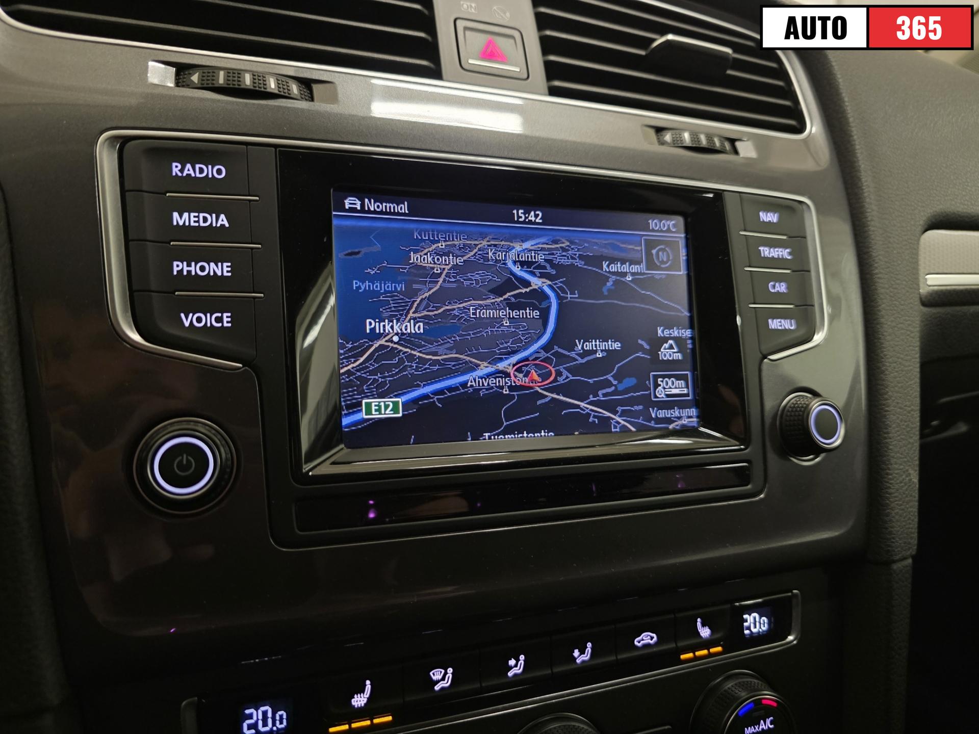 Volkswagen Golf - Image 16