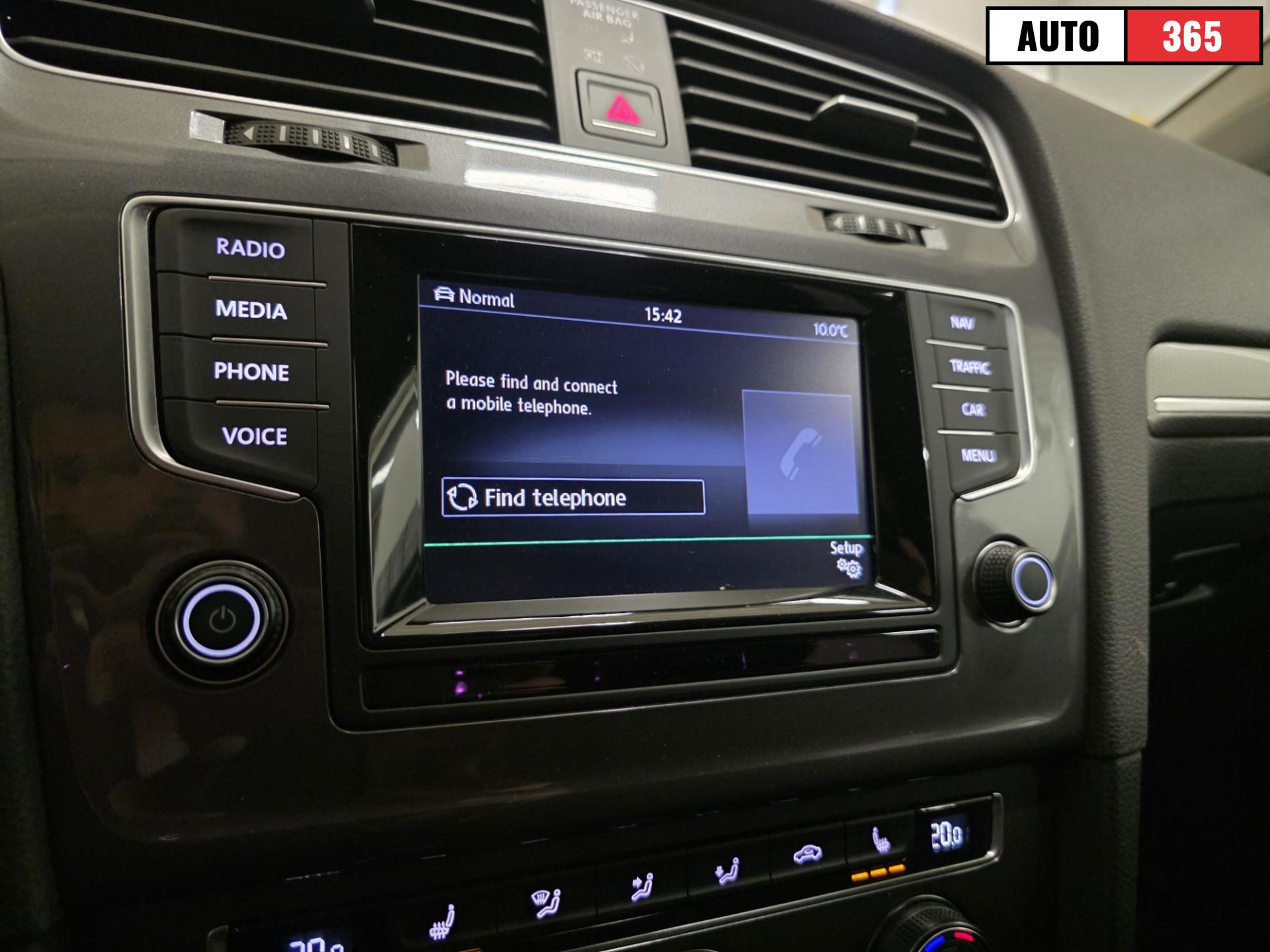 Volkswagen Golf - Image 18