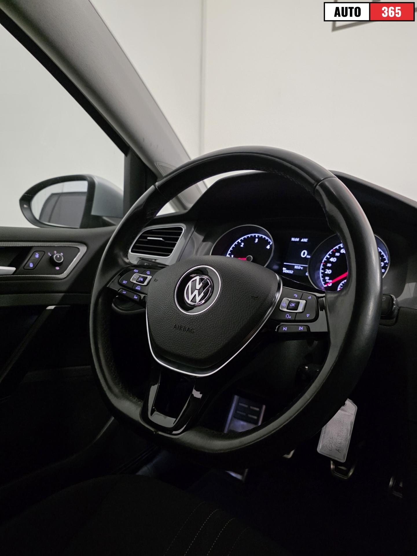 Volkswagen Golf - Image 10