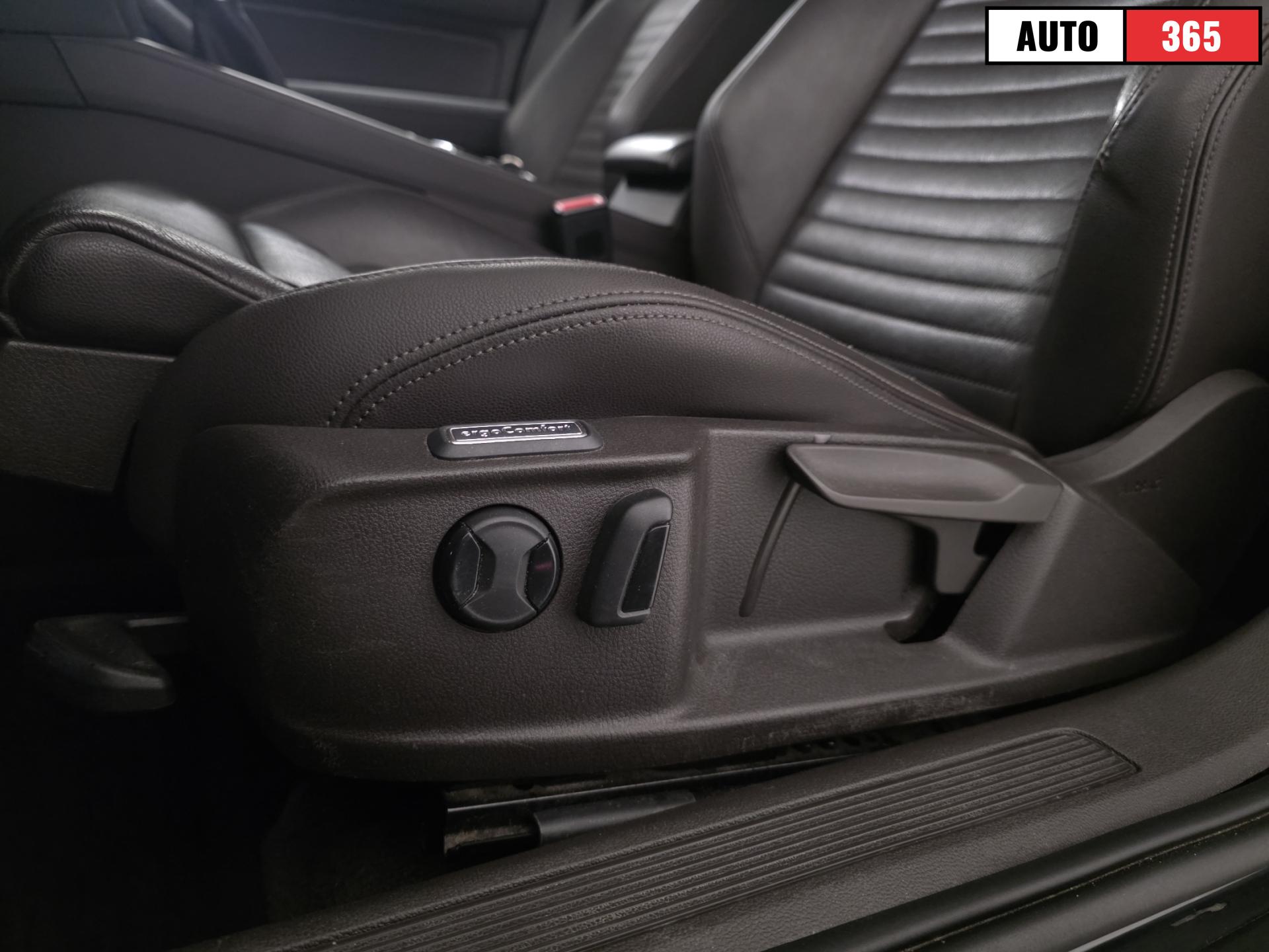 Volkswagen Passat - Image 19
