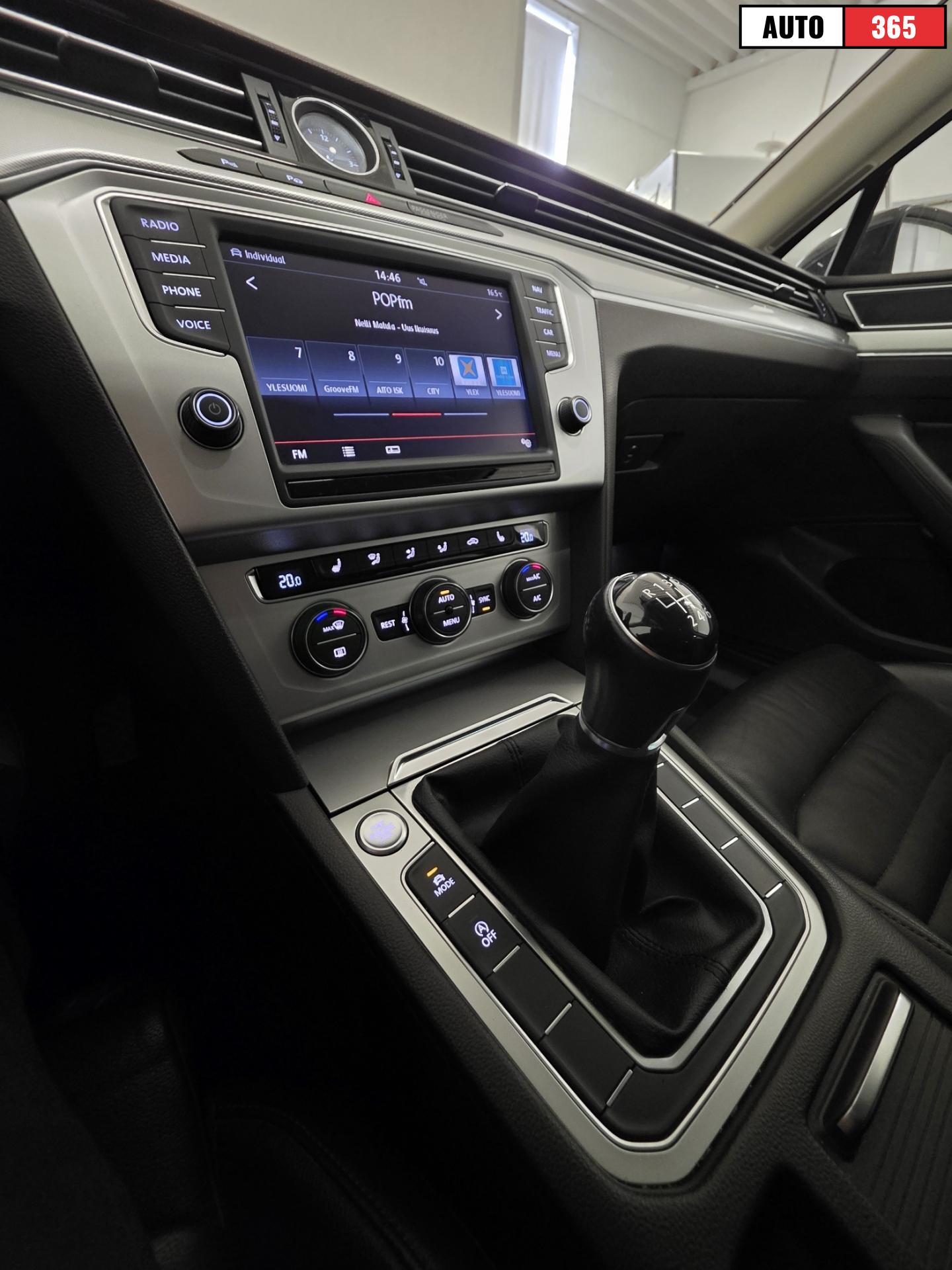 Volkswagen Passat - Image 13