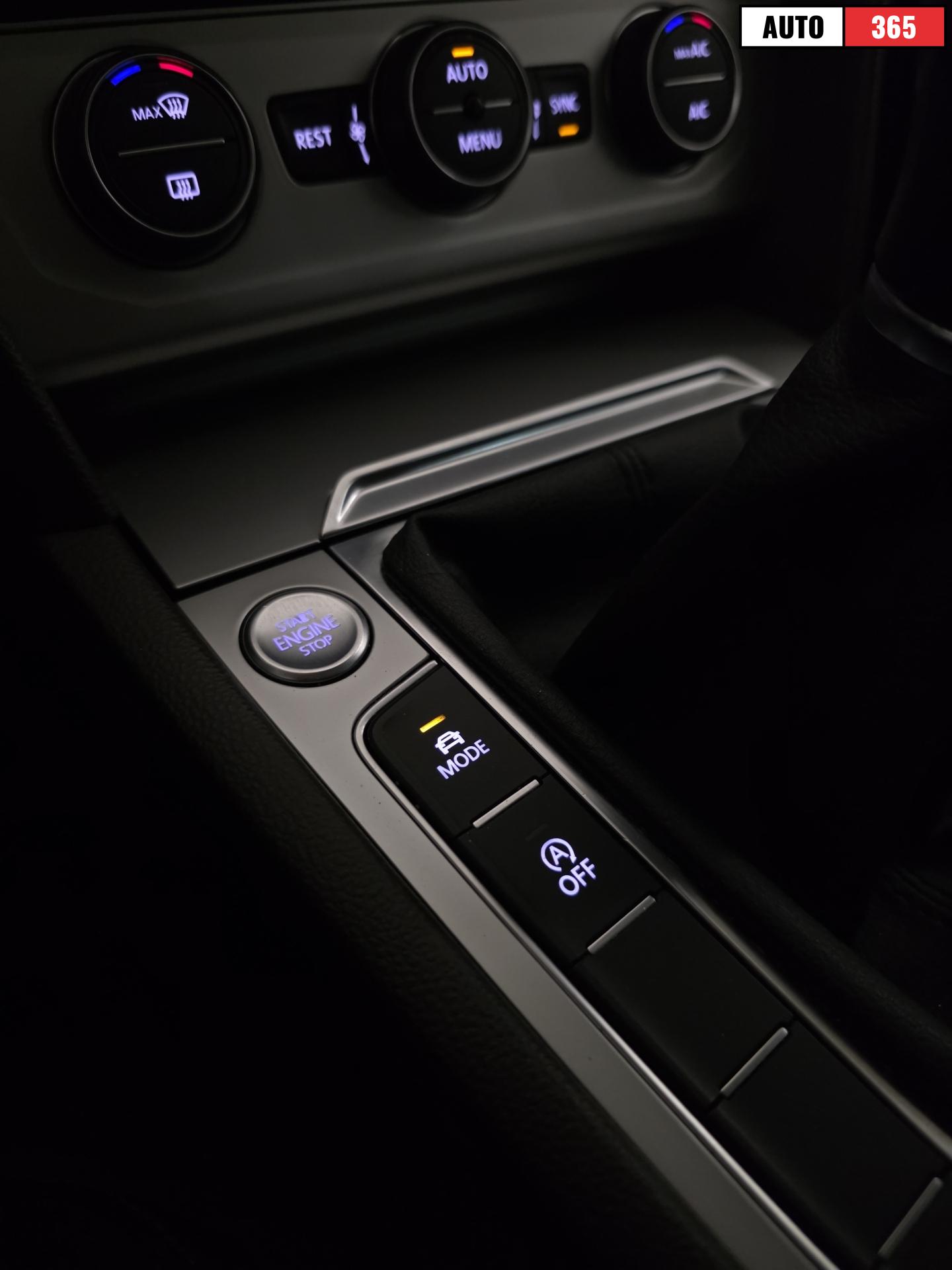 Volkswagen Passat - Image 14
