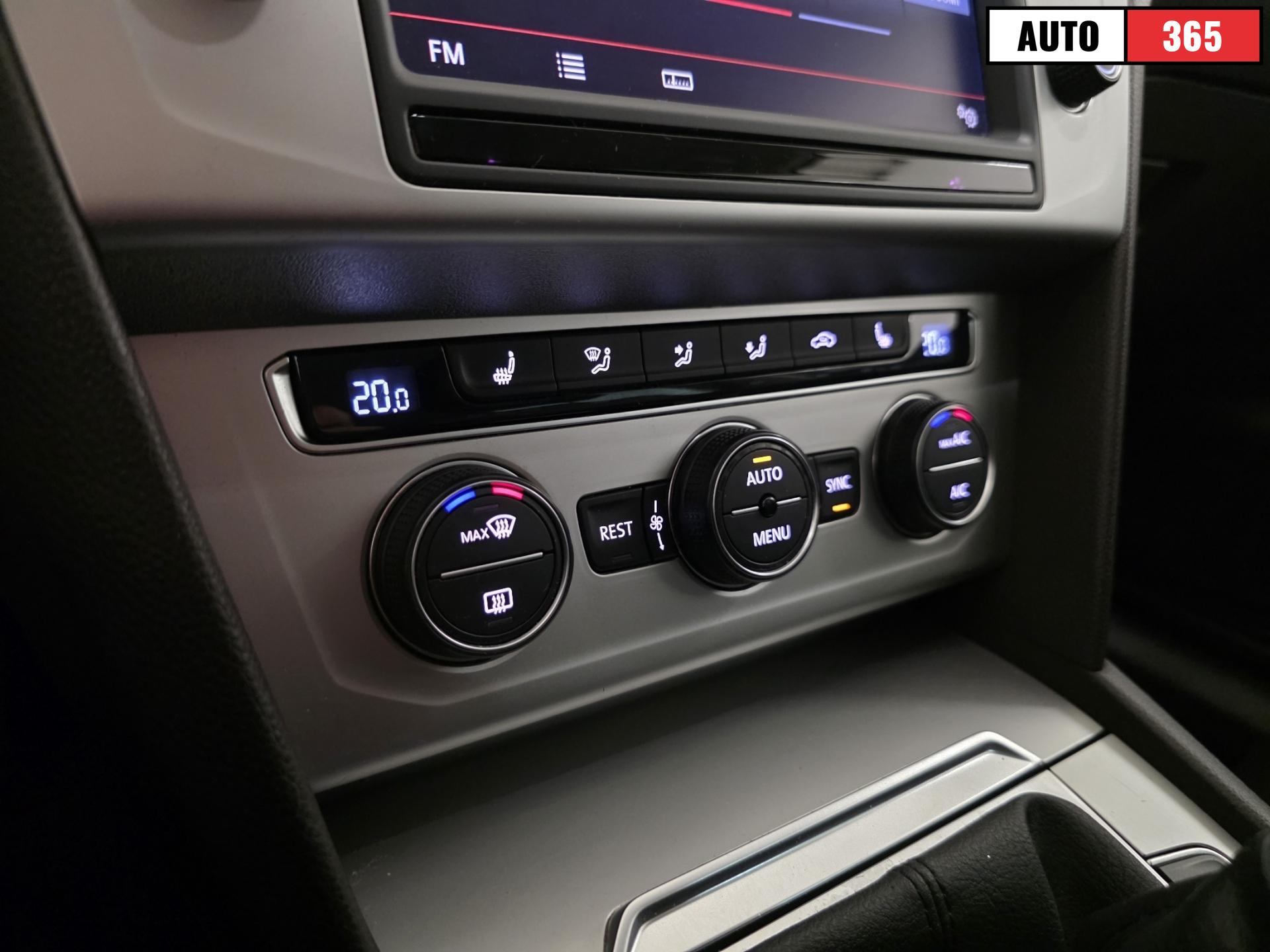 Volkswagen Passat - Image 15